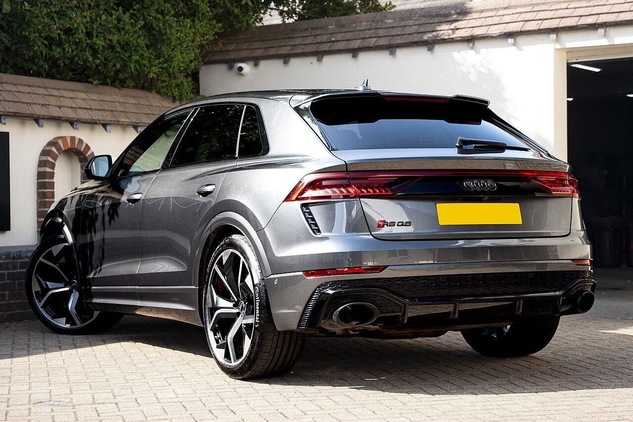 AUDI Q8 ESTATE SQ8 TFSI Quattro Vorsprung 5dr Tiptronic for sale UK - Slide 4