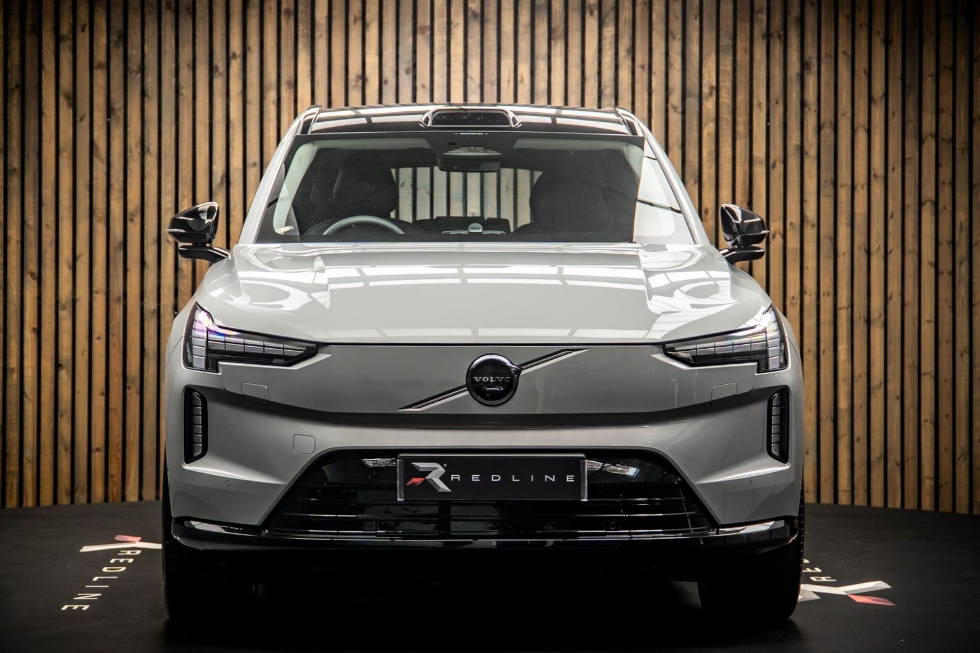 VOLVO EX90 ESTATE 300kW Twin Motor Ultra 111kWh 5dr Auto for sale UK - Slide 5