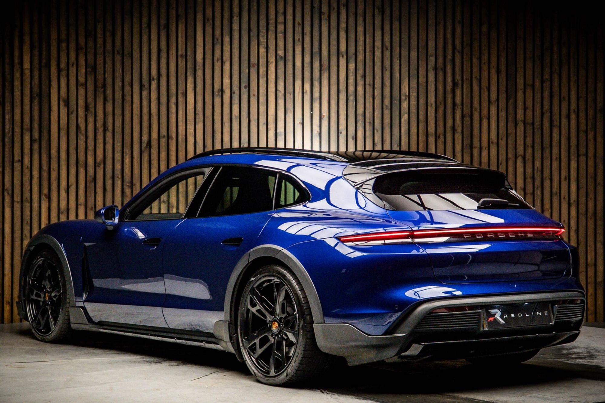 PORSCHE TAYCAN CROSS TURISMO 420kW 4S 93kWh 5dr Auto for sale UK - Slide 3