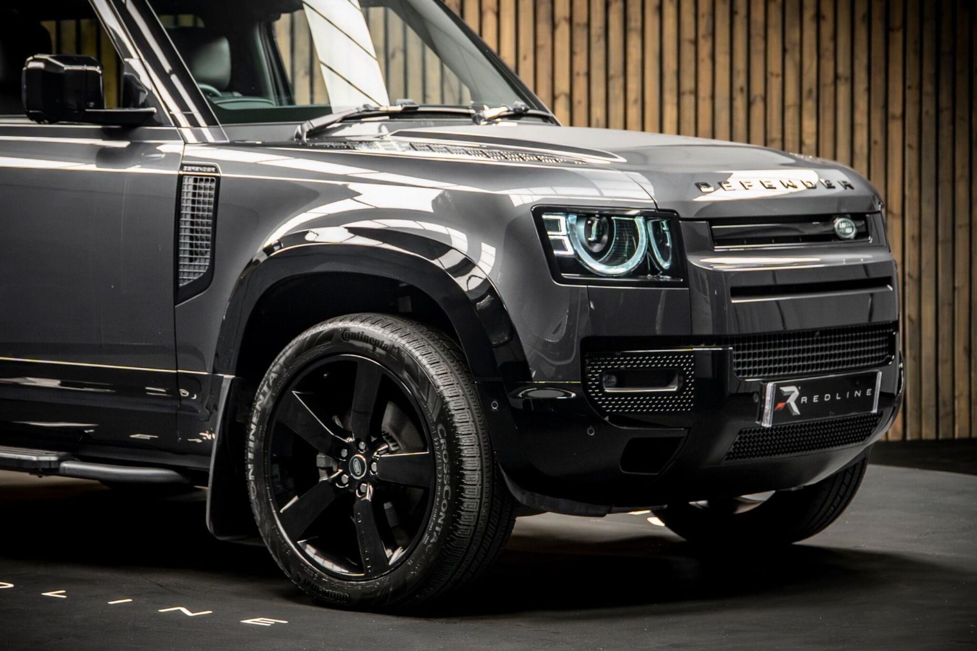 LAND ROVER DEFENDER DIESEL ESTATE 3.0 D250 X-Dynamic HSE 90 3dr Auto for sale UK - Slide 10