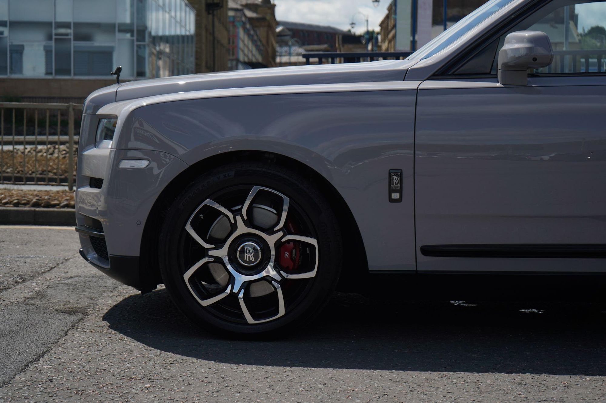ROLLS-ROYCE CULLINAN ESTATE Black Badge 5dr Auto for sale UK - Slide 7