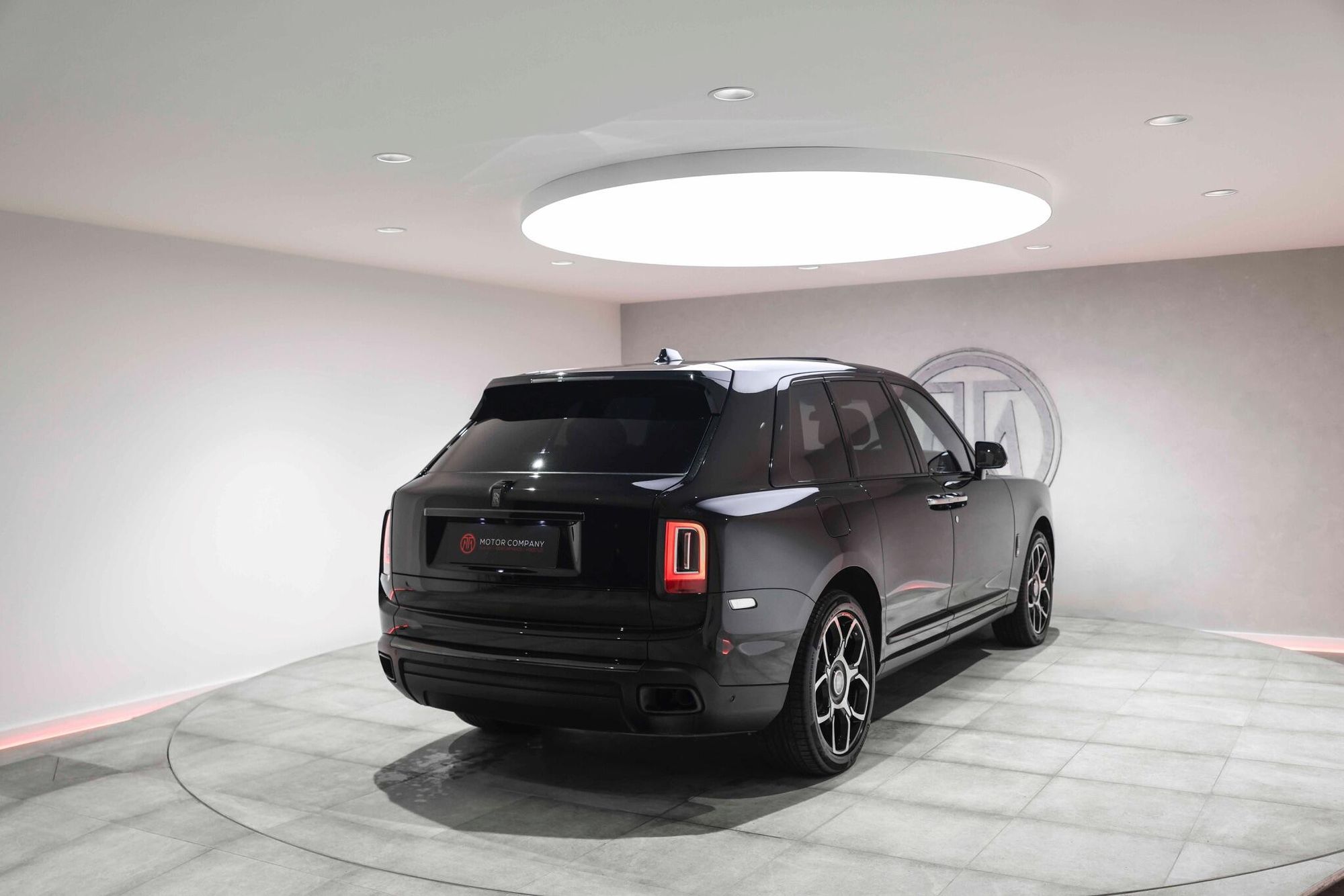 ROLLS-ROYCE CULLINAN ESTATE Black Badge 5dr Auto for sale UK - Slide 9