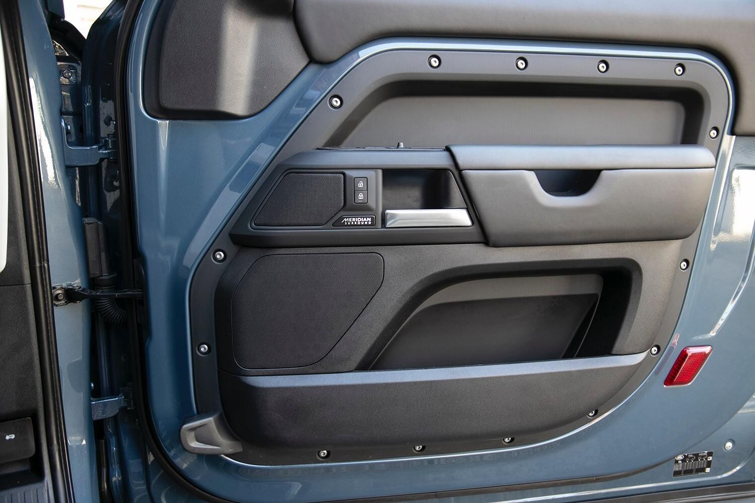 LAND ROVER DEFENDER DIESEL ESTATE 3.0 D250 X-Dynamic HSE 90 3dr Auto for sale UK - Slide 9