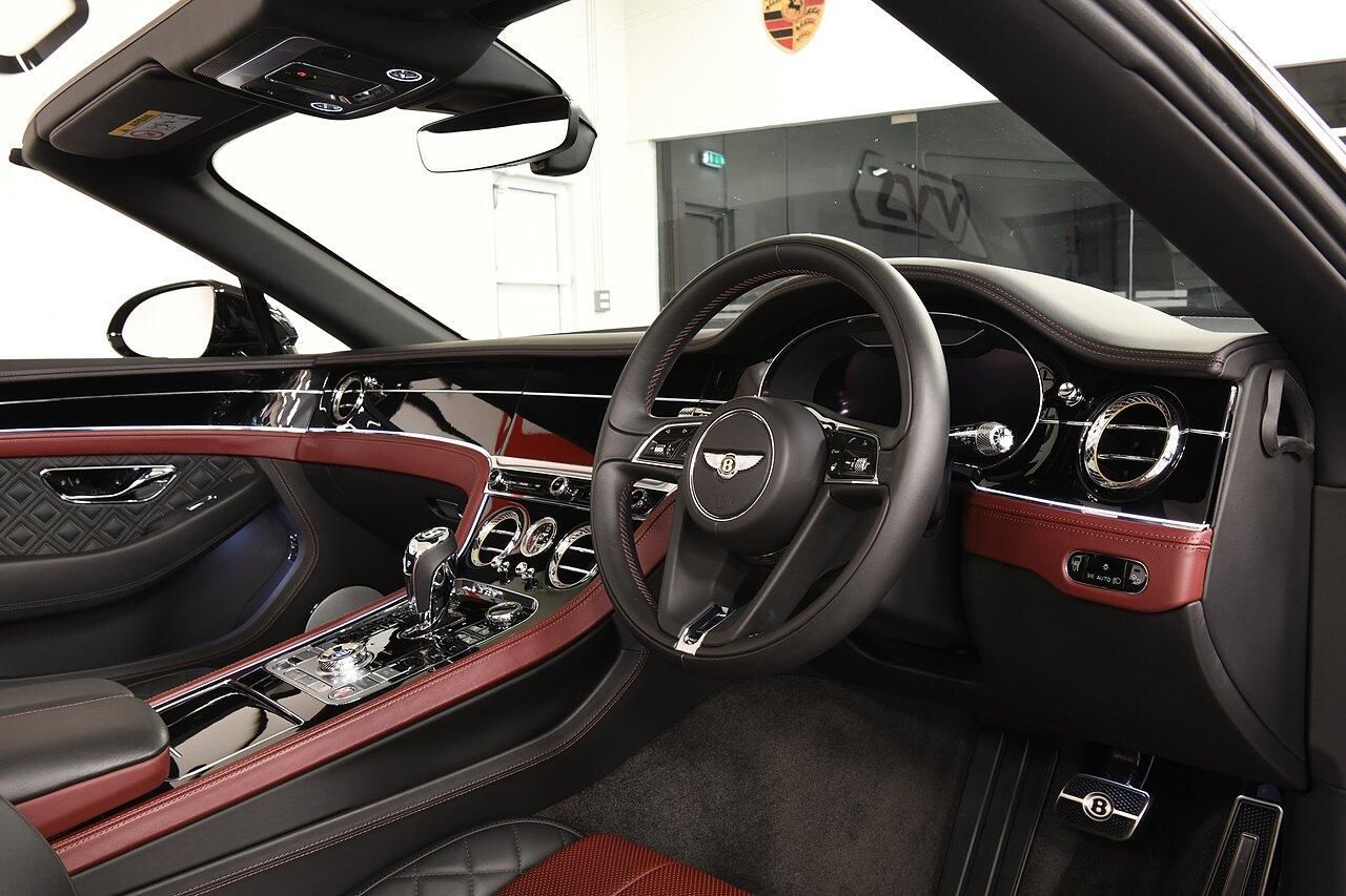 BENTLEY CONTINENTAL GTC CONVERTIBLE 6.0 W12 2dr Auto for sale UK - Slide 4