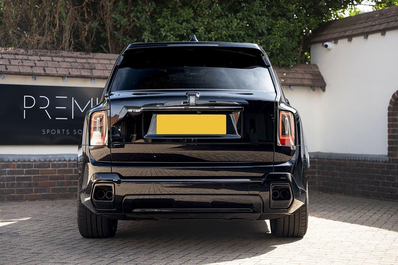 ROLLS-ROYCE CULLINAN ESTATE II Black Badge 5dr Auto for sale UK - Slide 5
