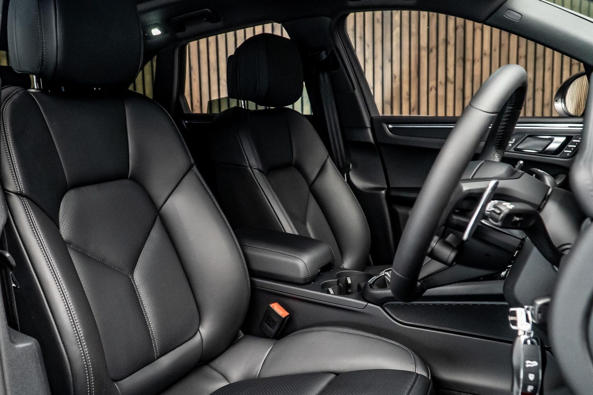 PORSCHE MACAN ESTATE T 5dr PDK for sale UK - Slide 2