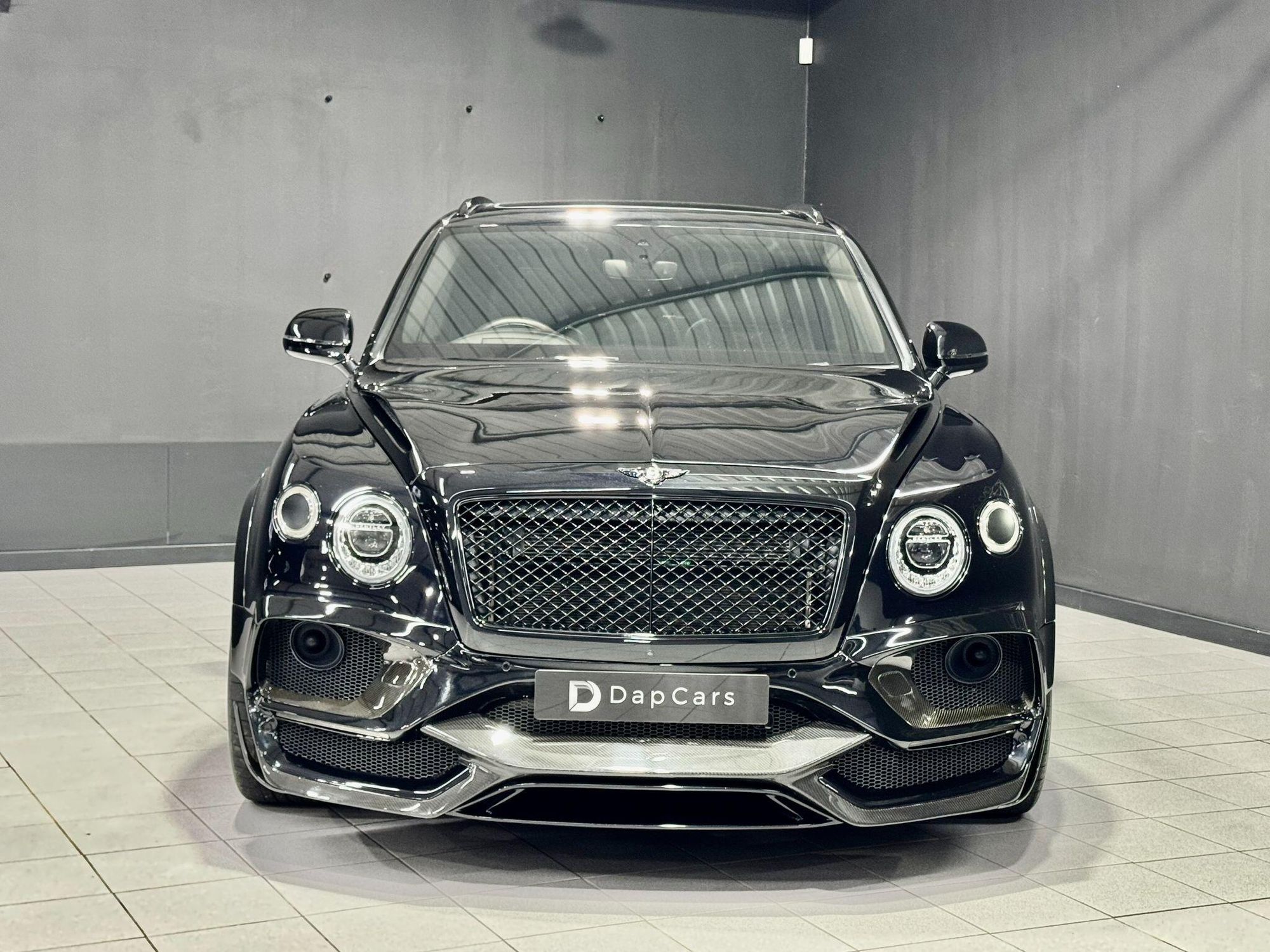 BENTLEY BENTAYGA ESTATE 6.0 W12 5dr Auto for sale UK - Slide 3