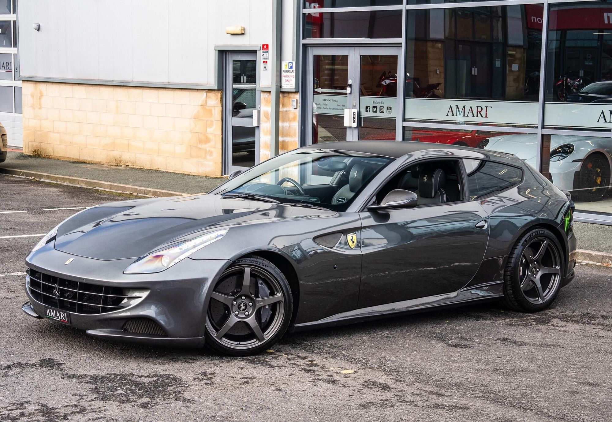 FERRARI FF COUPE 2dr Auto for sale UK - Slide 6