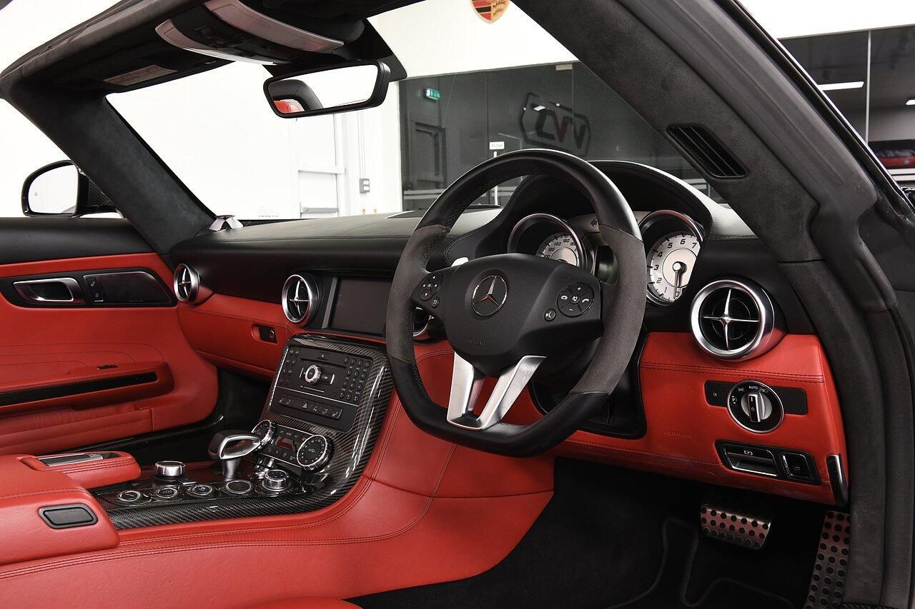 MERCEDES-BENZ SLS AMG ROADSTER SLS 63 2dr Auto for sale UK - Slide 4