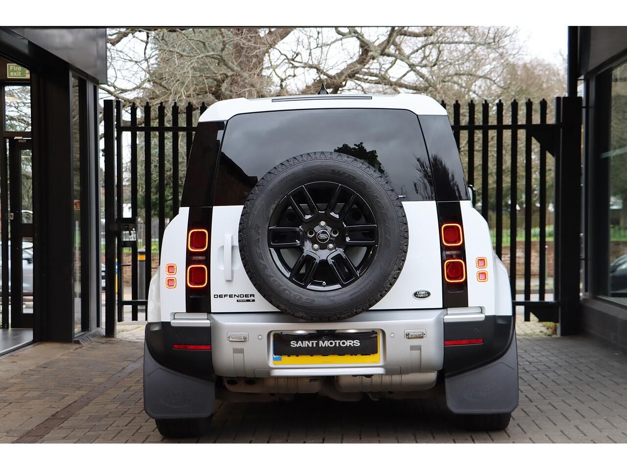 LAND ROVER DEFENDER DIESEL ESTATE 2.0 D240 S 110 5dr Auto for sale UK - Slide 9