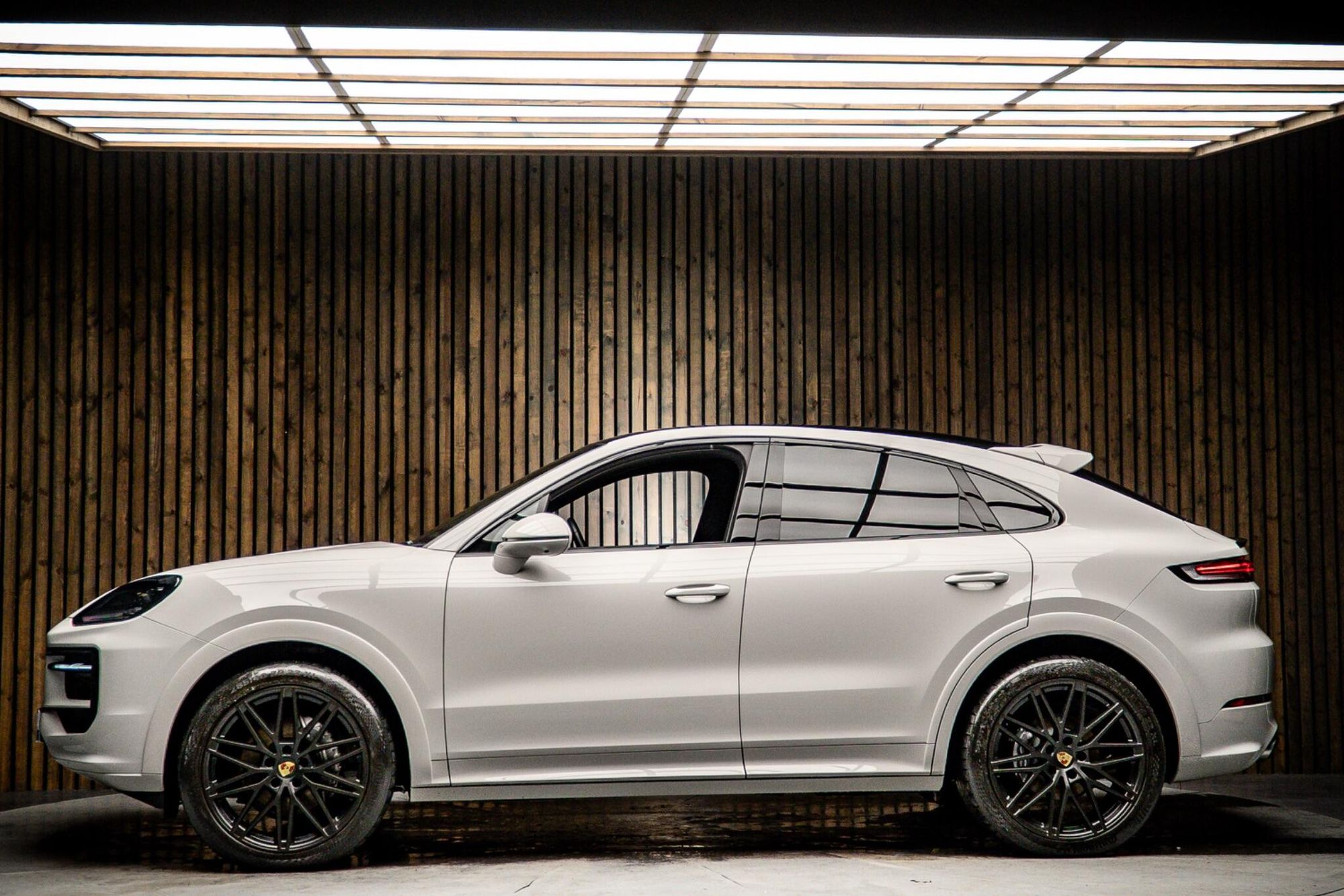 Porsche Cayenne Coupe 3.0 V6 Black Edition 353 Tiptronic S 5 Door Auto for sale UK - Slide 7