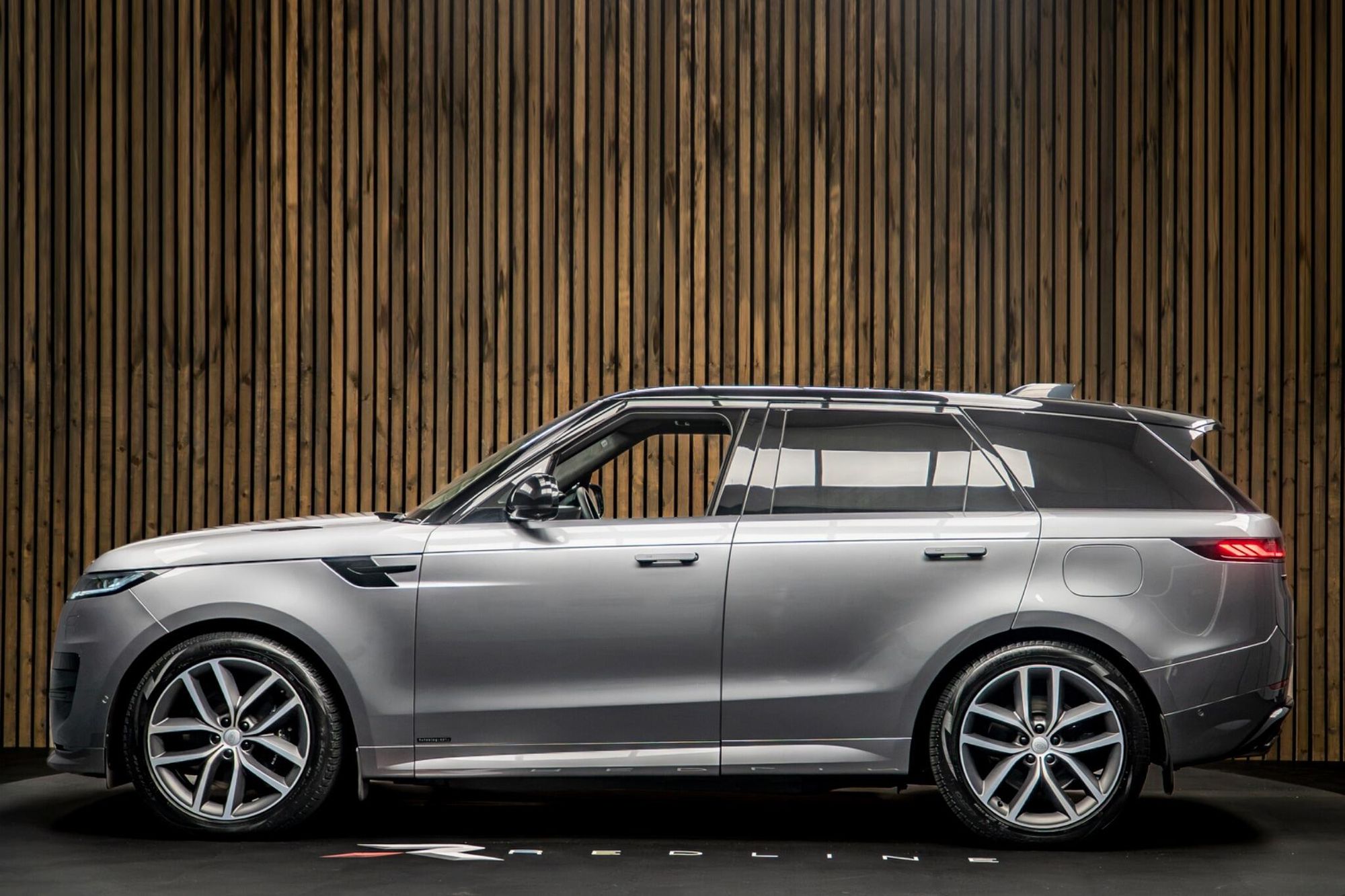 LAND ROVER RANGE ROVER SPORT ESTATE 3.0 P460e Autobiography 5dr Auto for sale UK - Slide 7