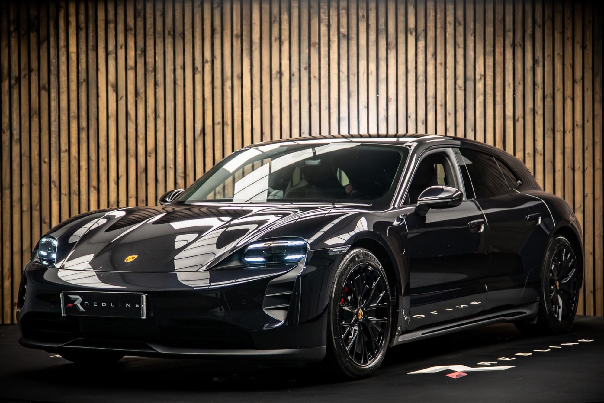 PORSCHE TAYCAN SPORT TURISMO 440kW GTS 93kWh 5dr Auto for sale UK - Slide 8