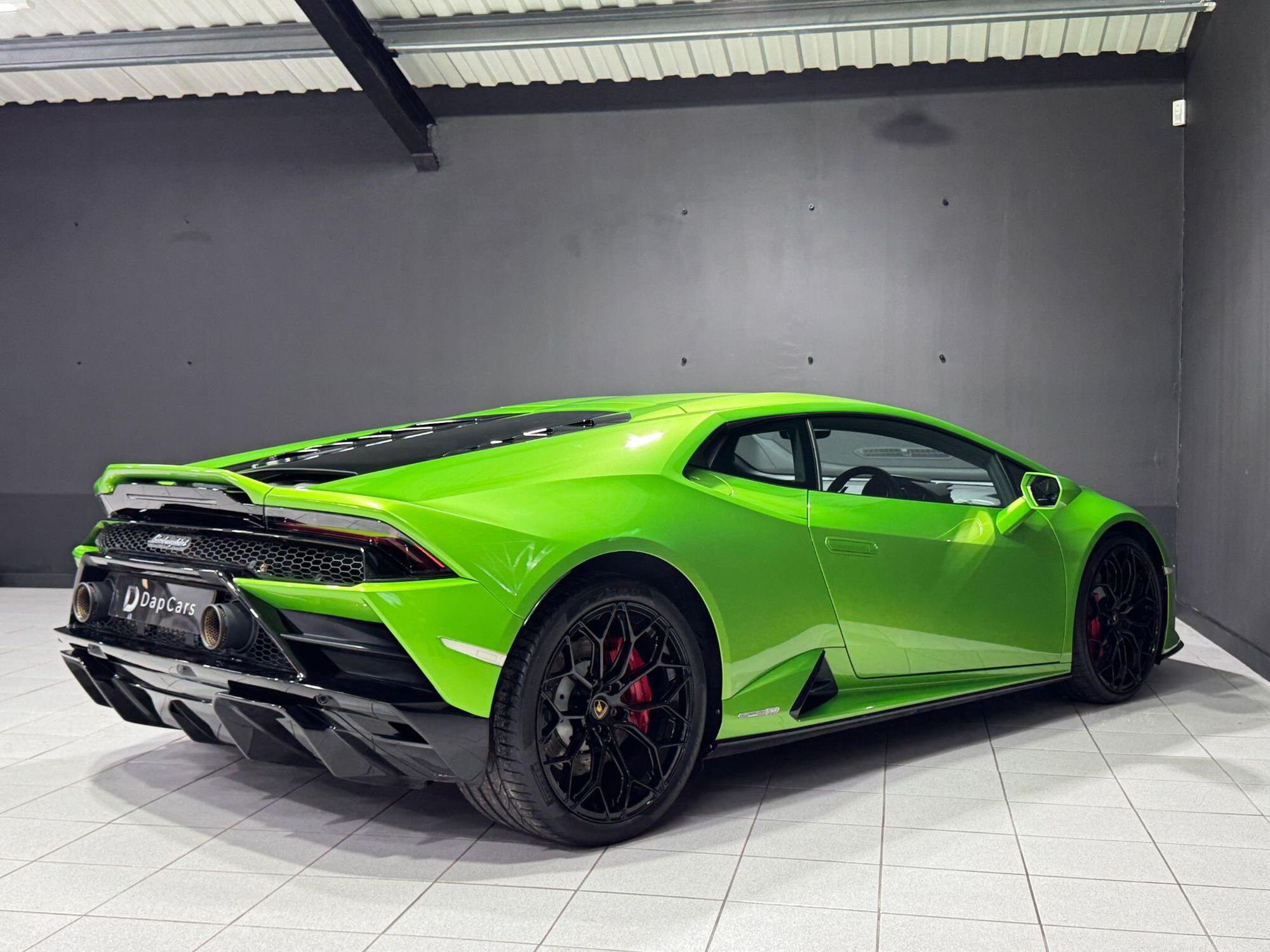 LAMBORGHINI HURACAN COUPE LP 610-4 2dr LDF for sale UK - Slide 4