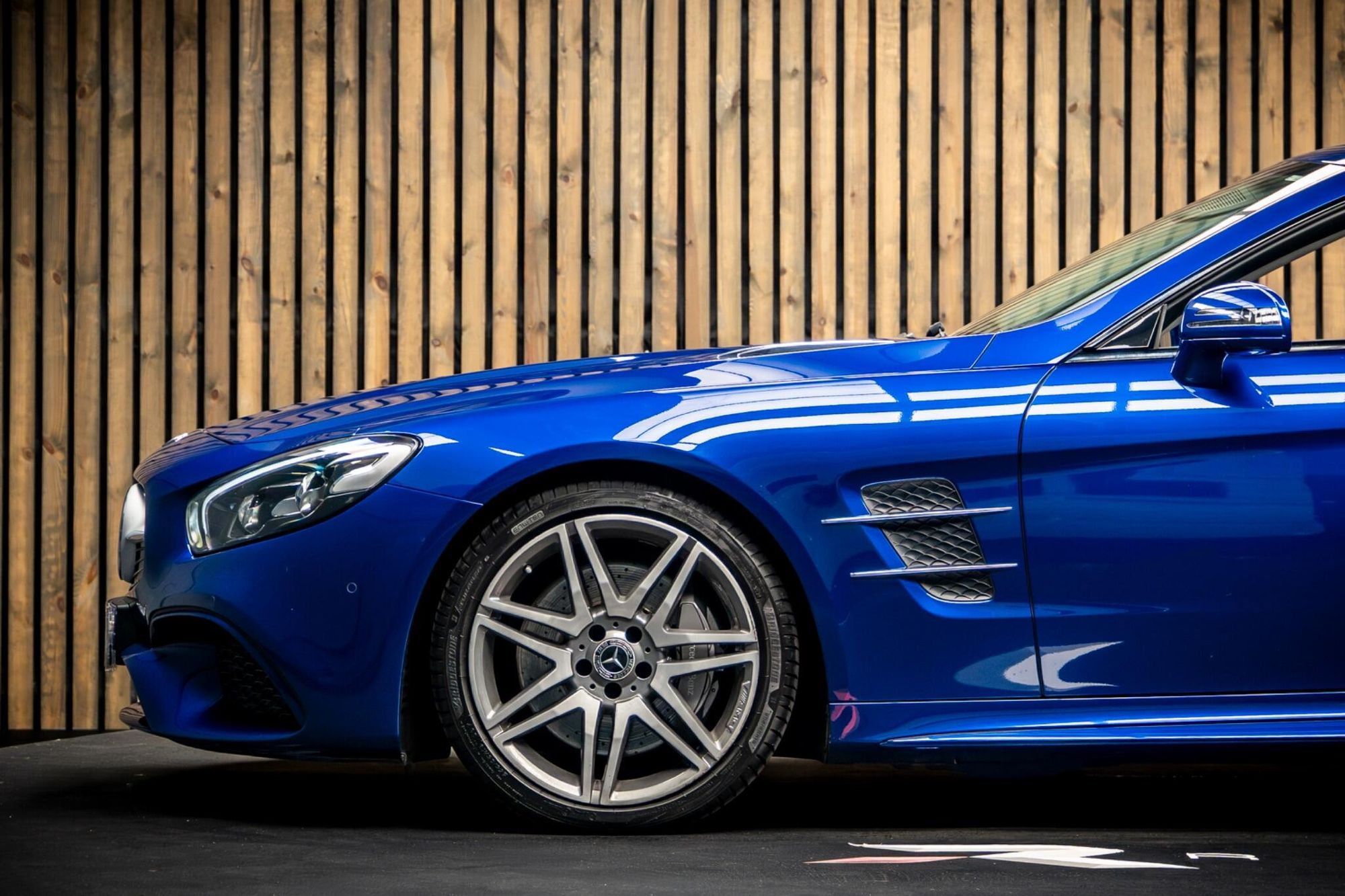 MERCEDES-BENZ SL CLASS CONVERTIBLE SL 500 AMG Line Premium 2dr 9G-Tronic for sale UK - Slide 9