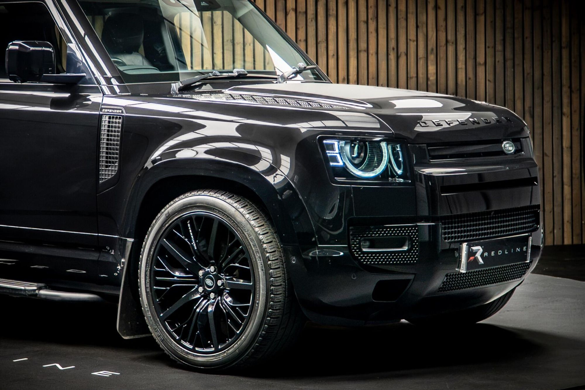 LAND ROVER DEFENDER ESTATE SPECIAL EDITIONS 3.0 D250 XS Edition 110 5dr Auto for sale UK - Slide 10
