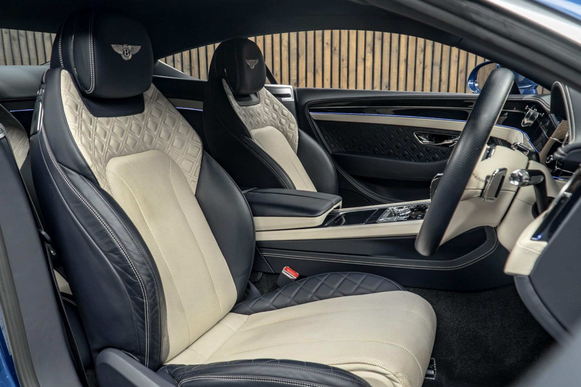 BENTLEY CONTINENTAL GT COUPE 6.0 W12 2dr Auto for sale UK - Slide 2