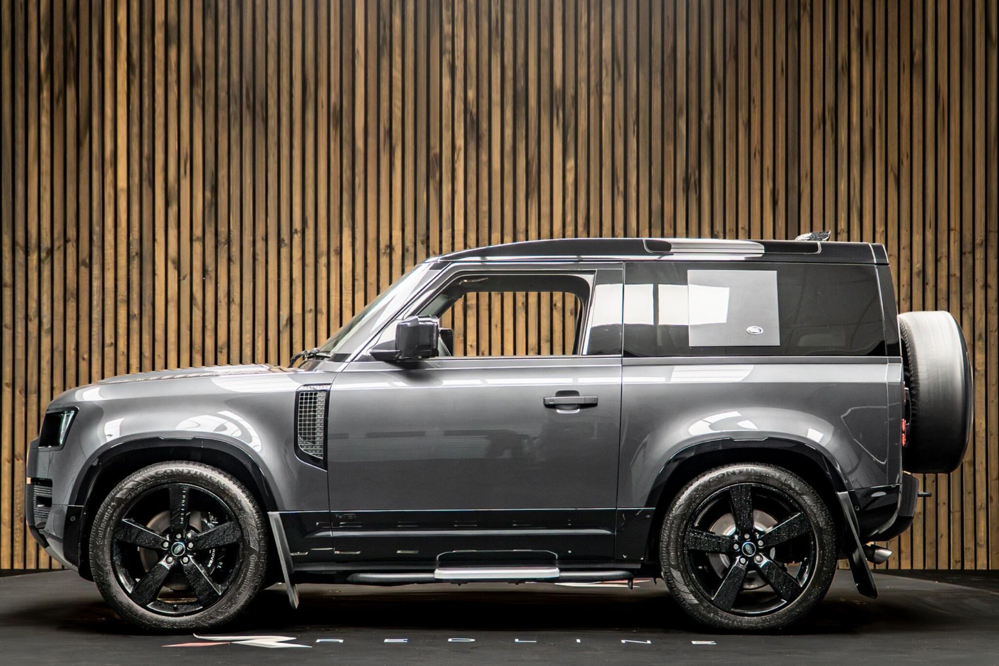 LAND ROVER DEFENDER ESTATE 5.0 P525 V8 90 3dr Auto for sale UK - Slide 7