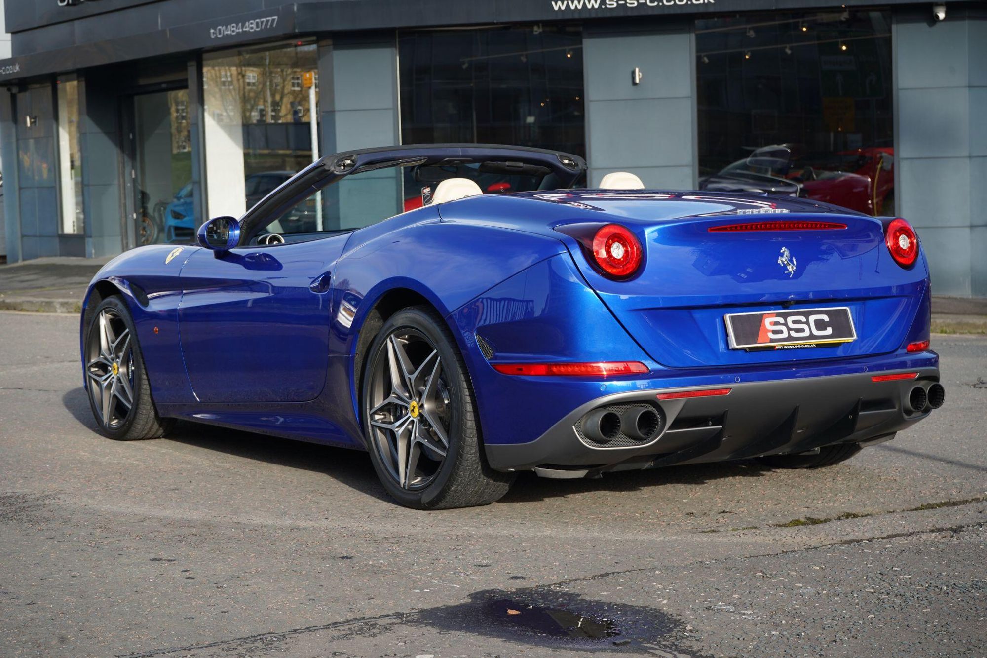 FERRARI CALIFORNIA CONVERTIBLE T 2dr Auto [HELE] for sale UK - Slide 8