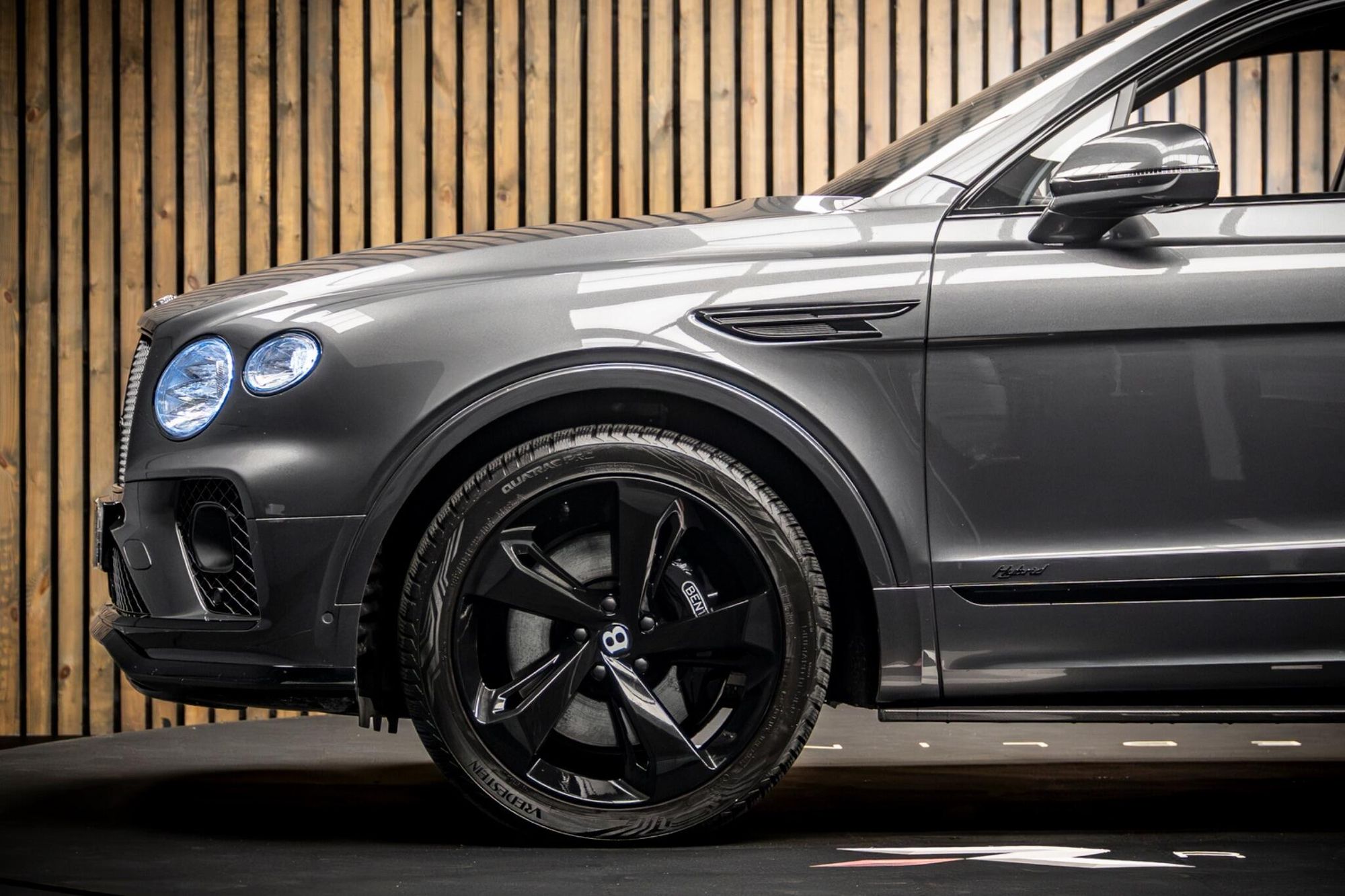 BENTLEY BENTAYGA ESTATE 3.0 V6 Hybrid 5dr Auto for sale UK - Slide 9