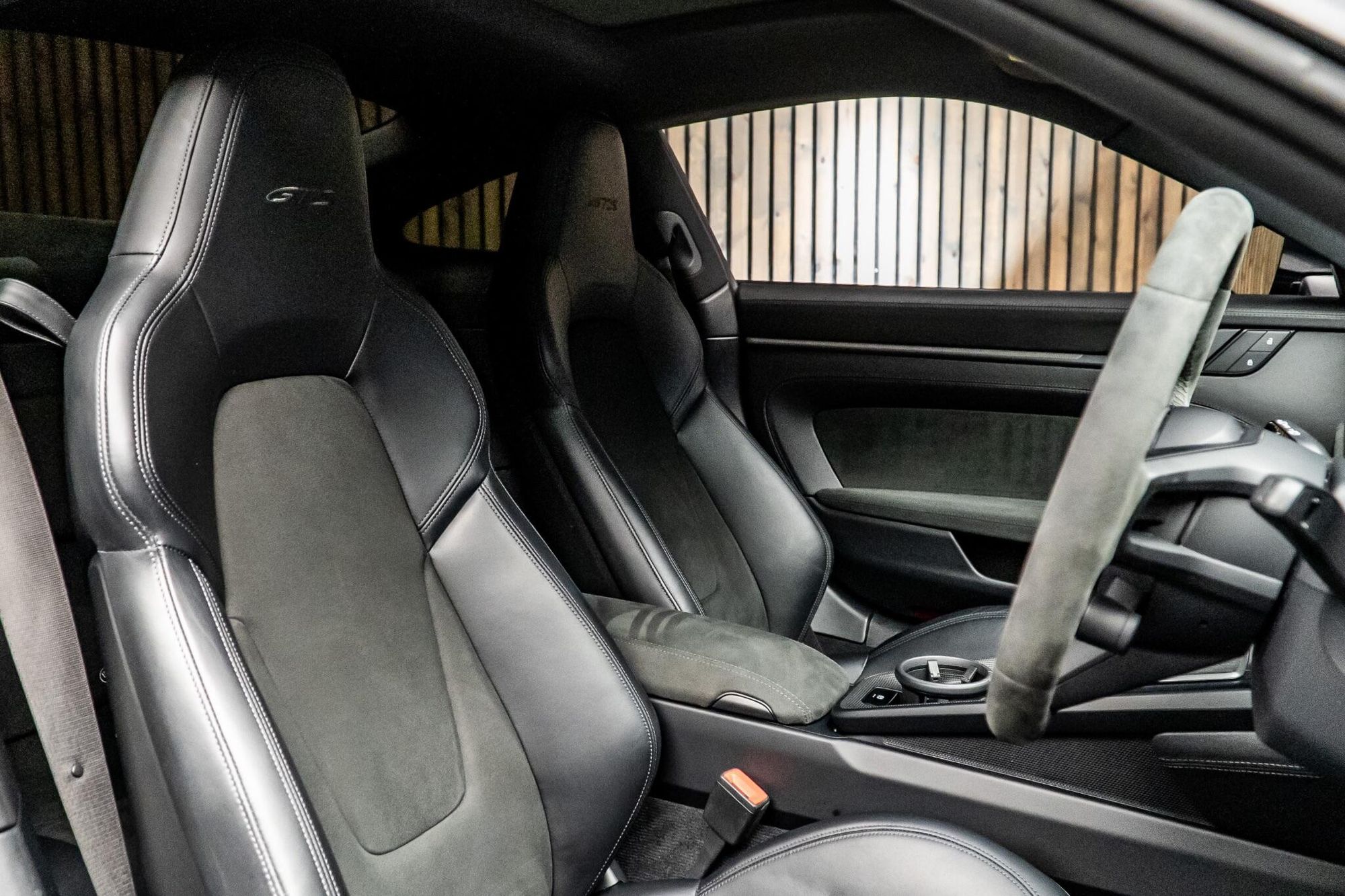 PORSCHE 911 [992] CARRERA COUPE GTS 2dr for sale UK - Slide 2