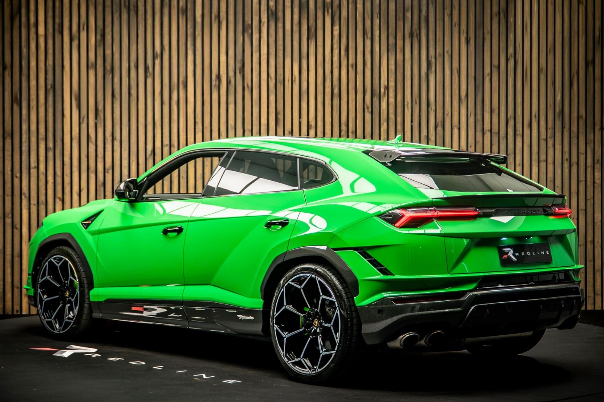 LAMBORGHINI URUS ESTATE 4.0T FSI V8 Performante 5dr Auto for sale UK - Slide 3