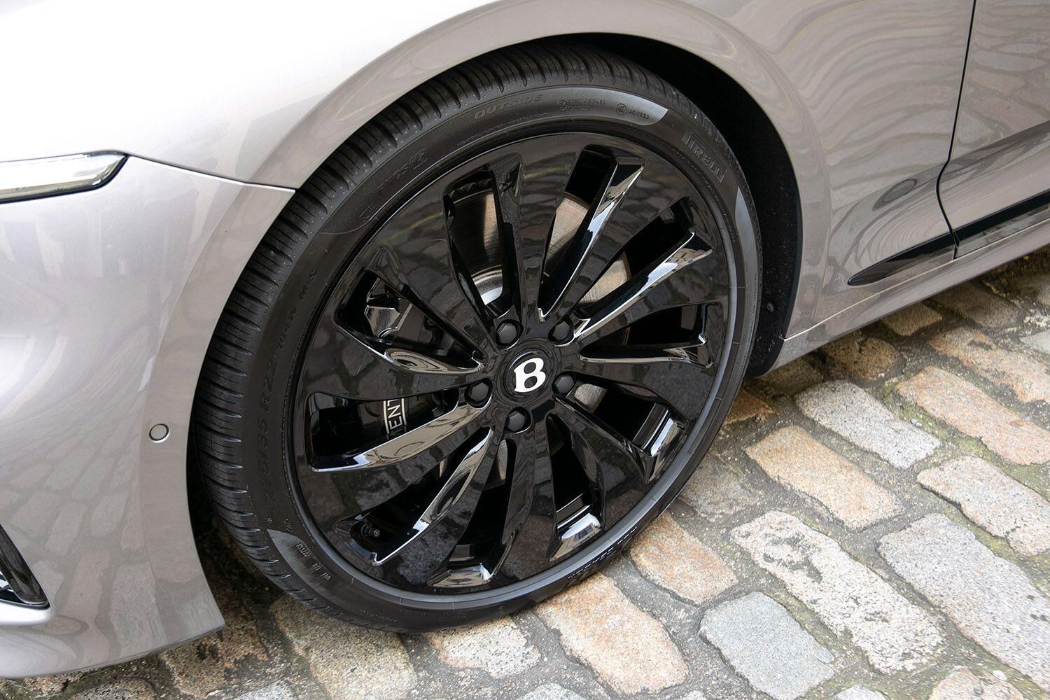 BENTLEY CONTINENTAL GTC CONVERTIBLE 4.0 V8 Hybrid Black Edition 2dr Auto for sale UK - Slide 9