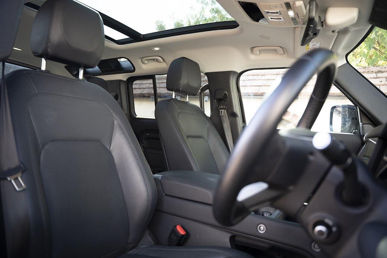 LAND ROVER DEFENDER ESTATE SPECIAL EDITIONS 3.0 D250 XS Edition 110 5dr Auto for sale UK - Slide 10