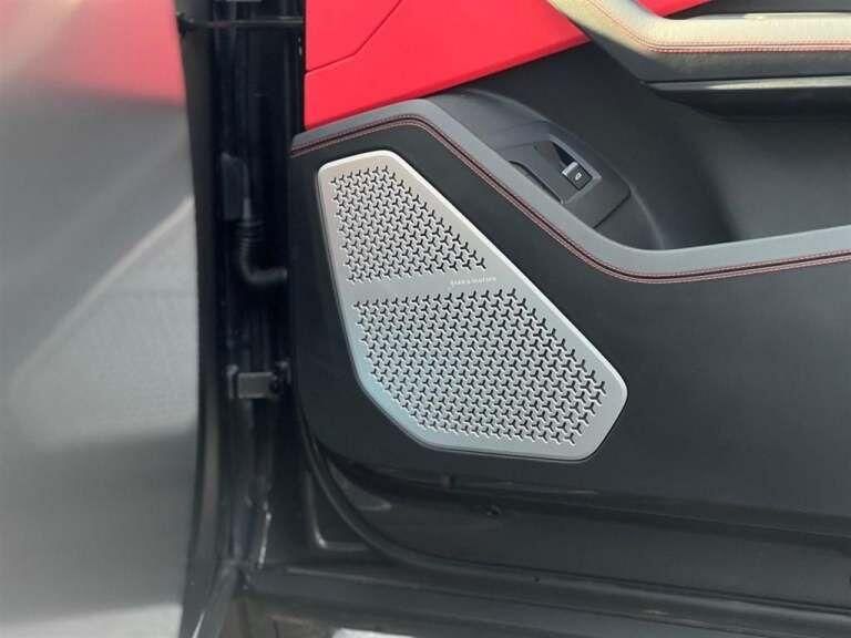 LAMBORGHINI URUS ESTATE 4.0T FSI V8 5dr Auto for sale UK - Slide 6