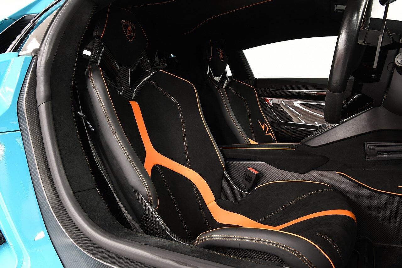 LAMBORGHINI AVENTADOR COUPE LP 750-4 Superveloce 2dr ISR for sale UK - Slide 7
