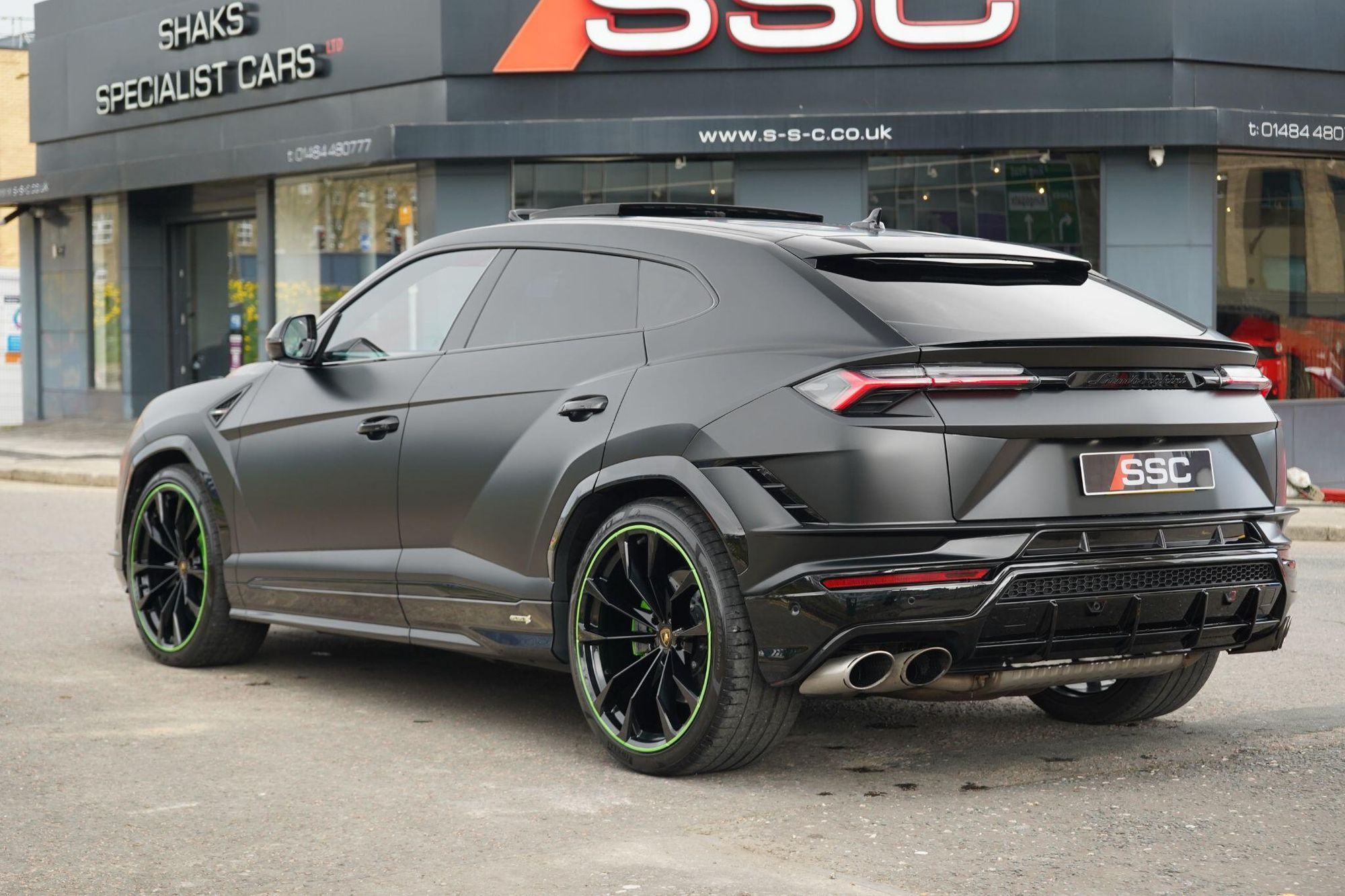 LAMBORGHINI URUS ESTATE 4.0T FSI V8 S 5dr Auto for sale UK - Slide 8