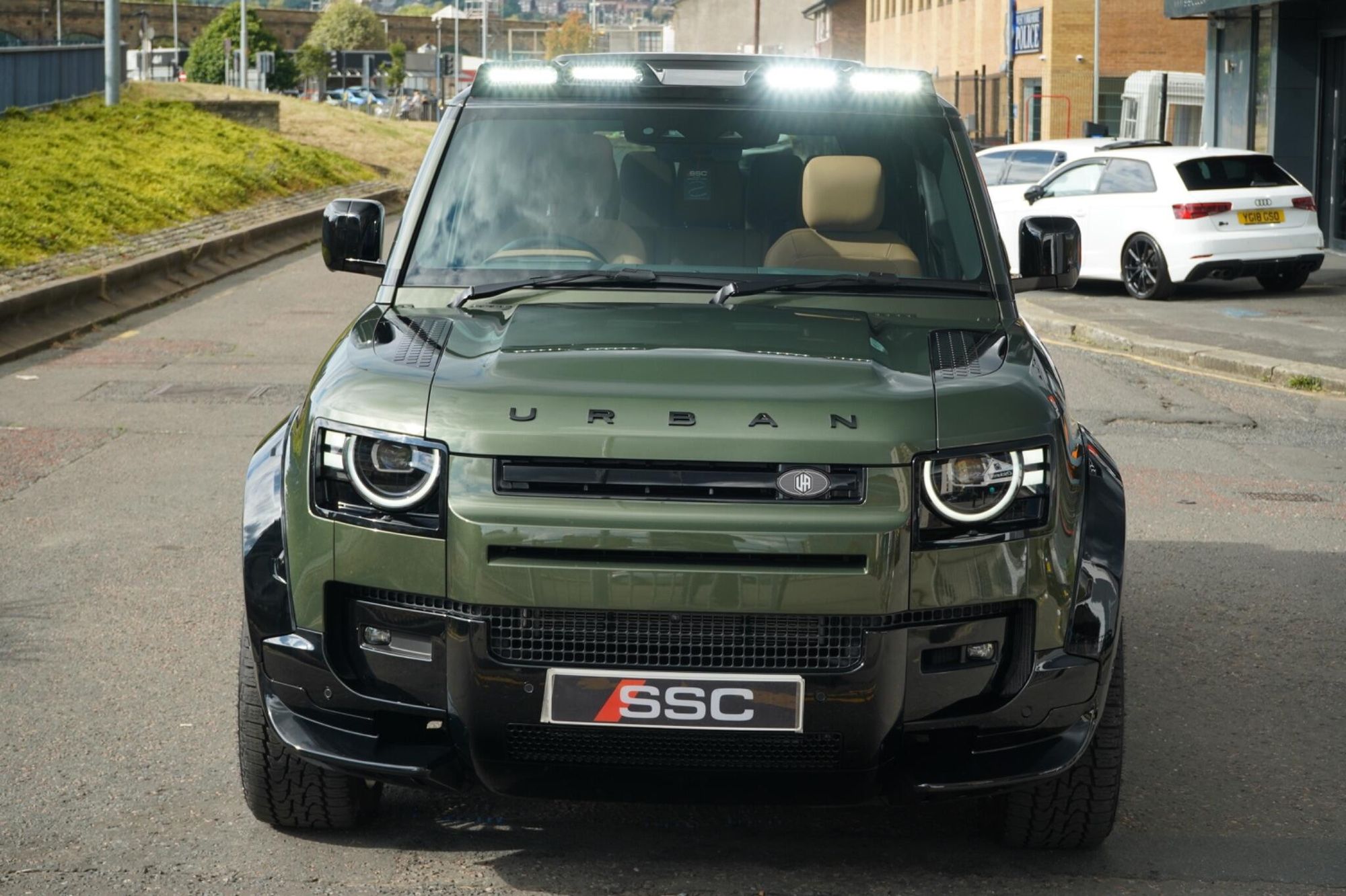 LAND ROVER DEFENDER DIESEL ESTATE 3.0 D350 X-Dynamic HSE 110 5dr Auto for sale UK - Slide 6