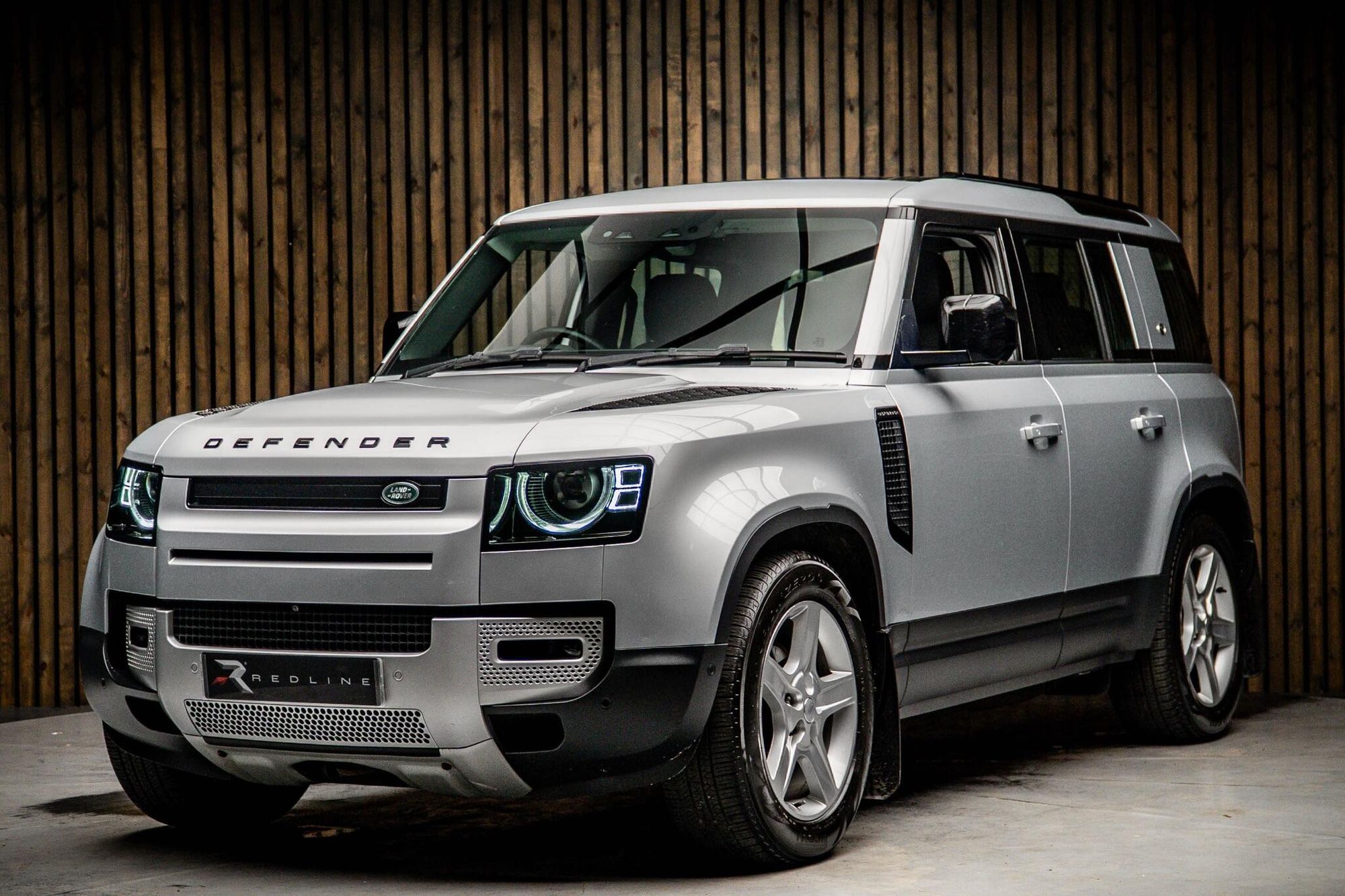 LAND ROVER DEFENDER DIESEL ESTATE 3.0 D200 SE 110 5dr Auto for sale UK - Slide 8