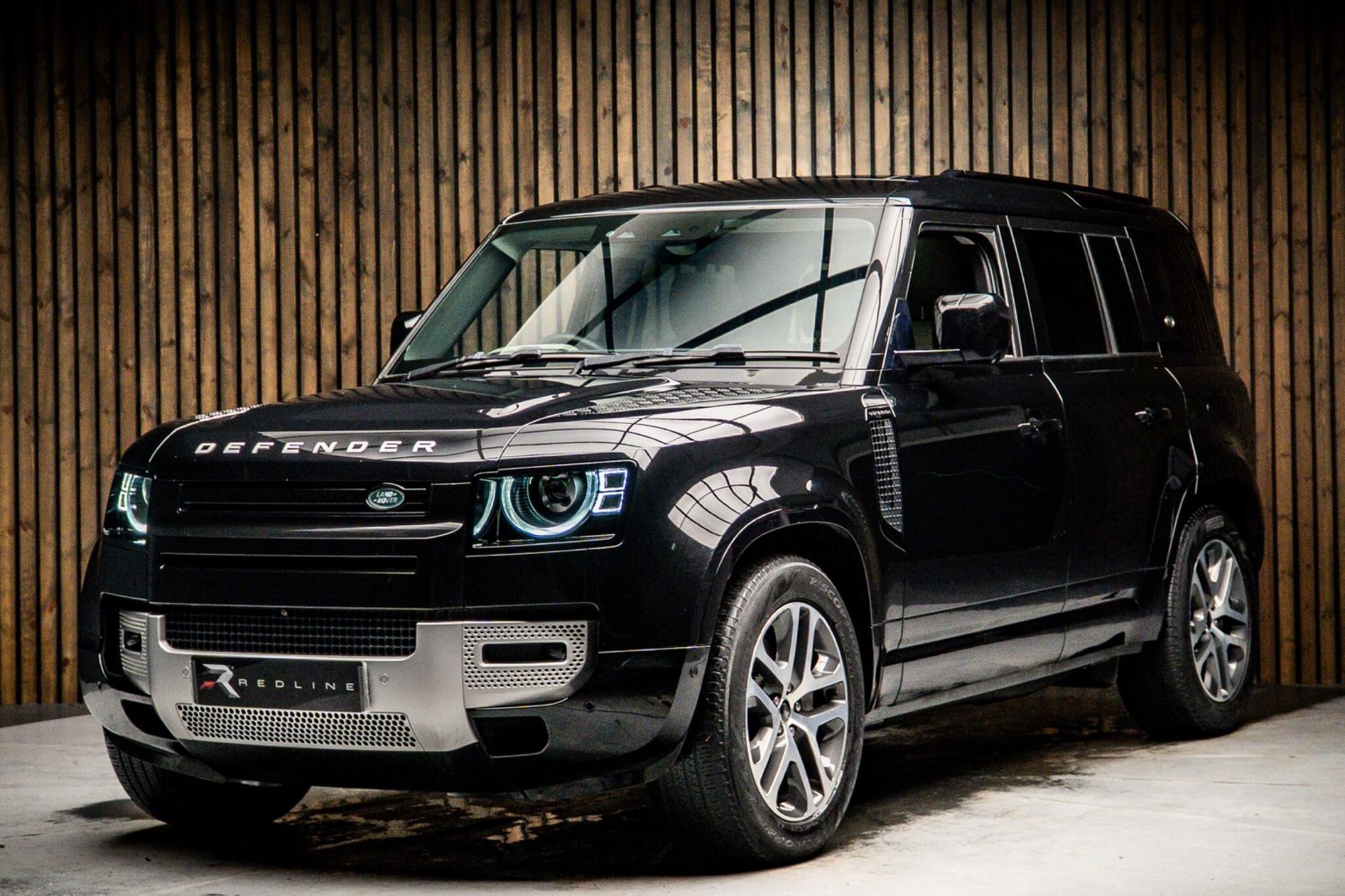 LAND ROVER DEFENDER ESTATE SPECIAL EDITIONS 2.0 P400e XS Edition 110 5dr Auto for sale UK - Slide 8