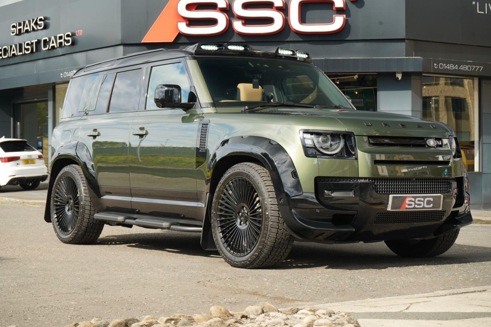 LAND ROVER DEFENDER DIESEL ESTATE 3.0 D350 X-Dynamic HSE 110 5dr Auto for sale UK - Slide 4