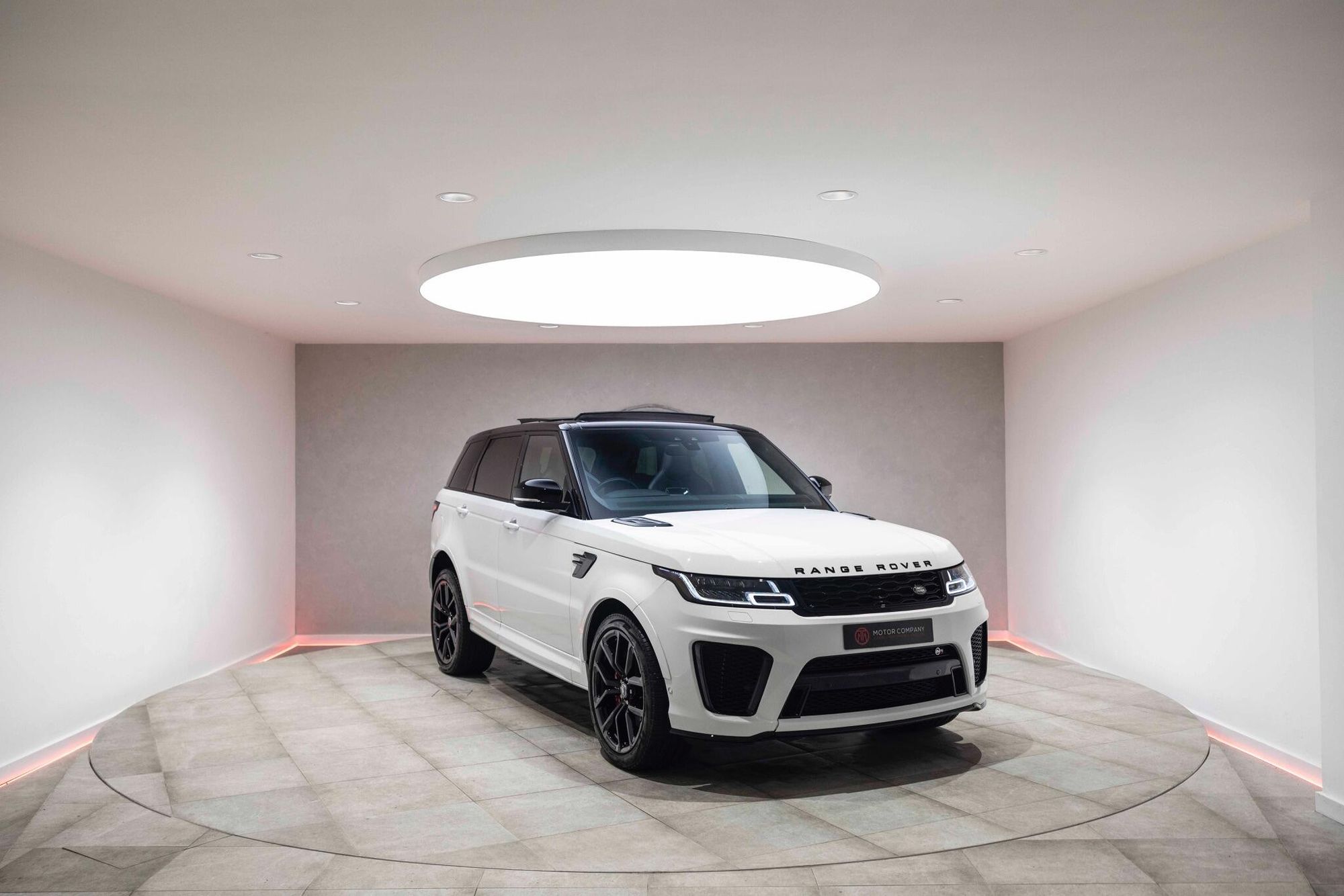 LAND ROVER RANGE ROVER SPORT ESTATE 5.0 P575 S/C SVR 5dr Auto for sale UK - Slide 7