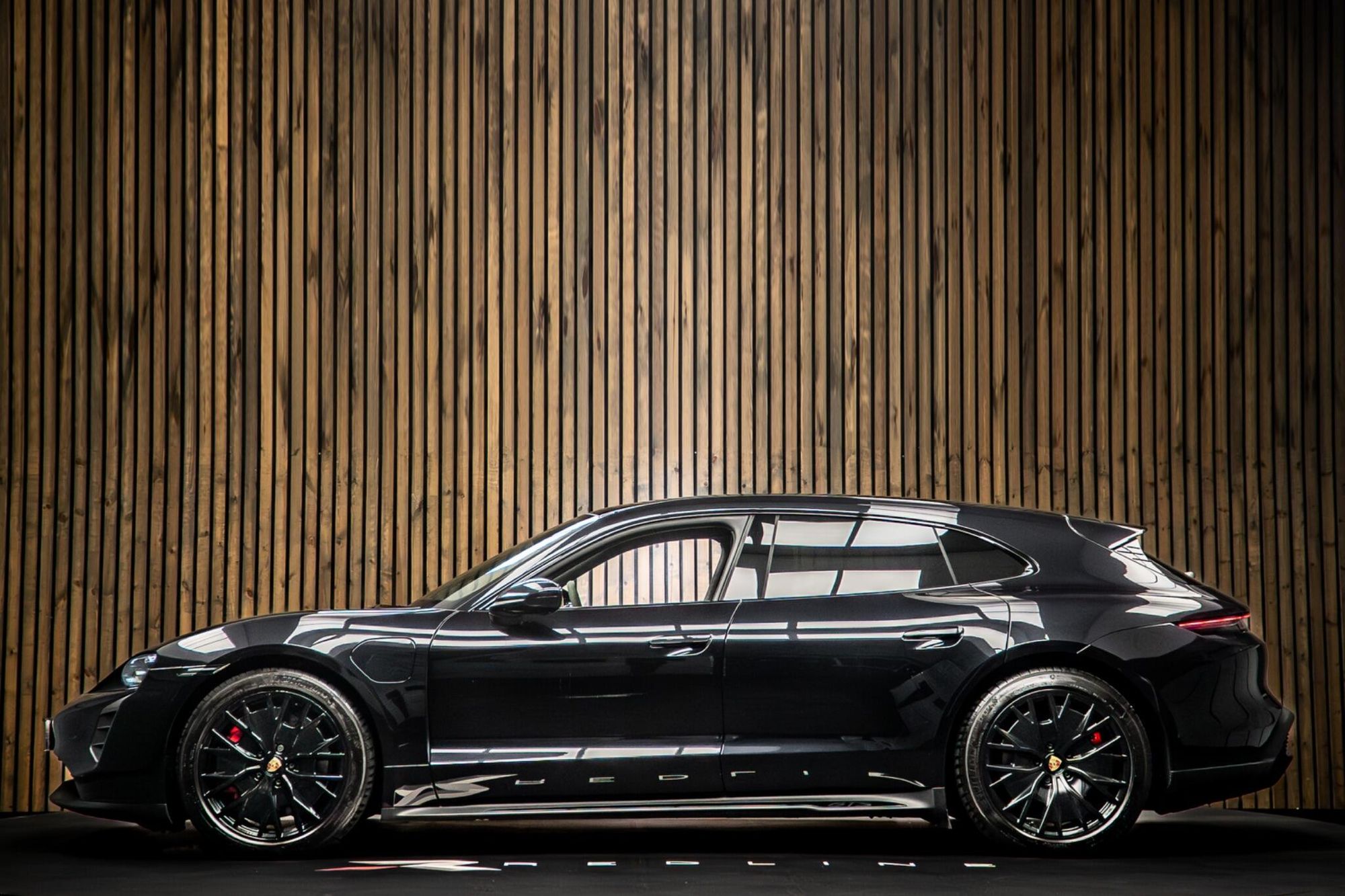 PORSCHE TAYCAN SPORT TURISMO 440kW GTS 93kWh 5dr Auto for sale UK - Slide 7
