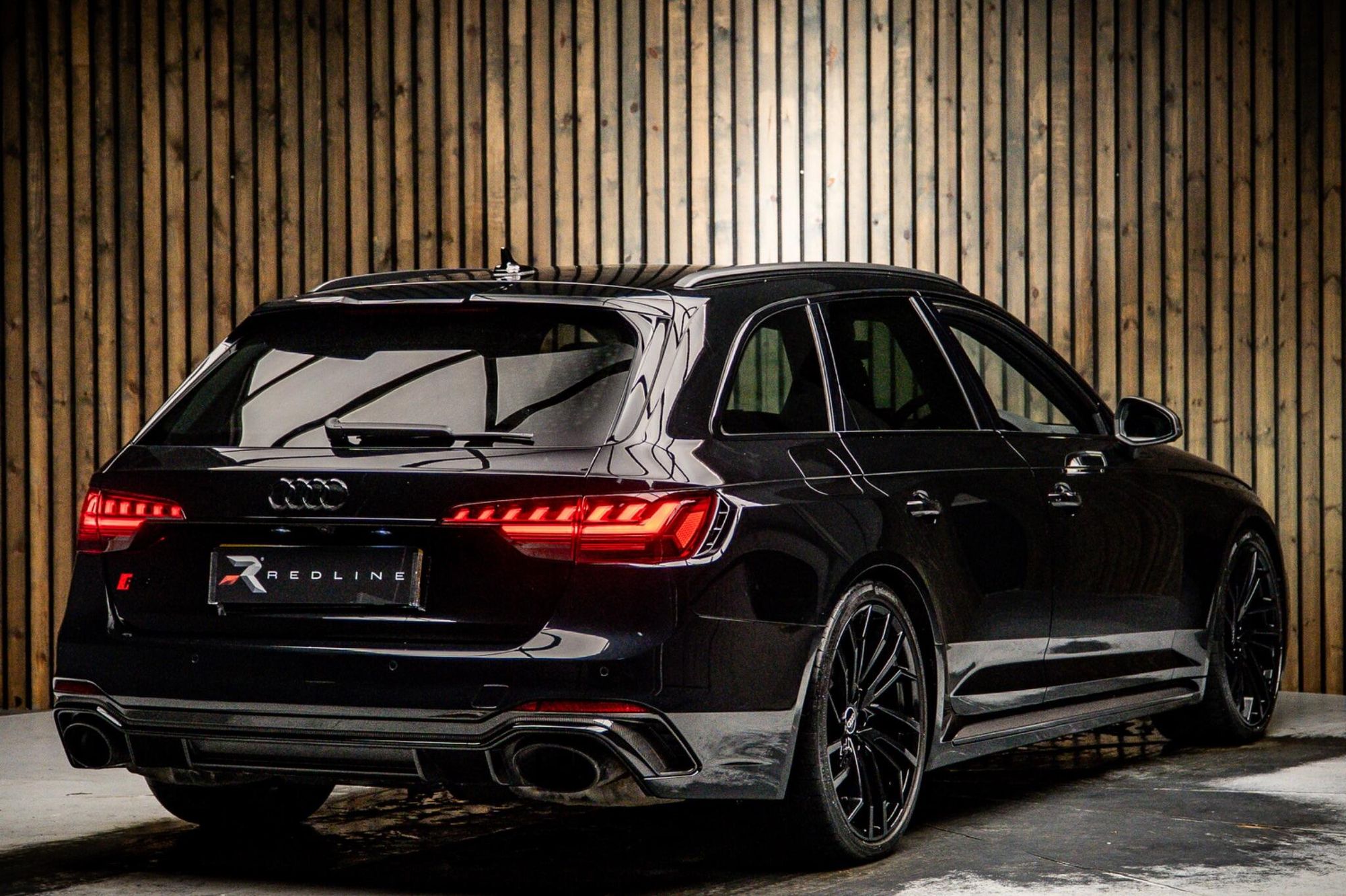 AUDI RS4 RS 4 AVANT RS 4 TFSI Quattro Carbon Black 5dr Tiptronic for sale UK - Slide 4