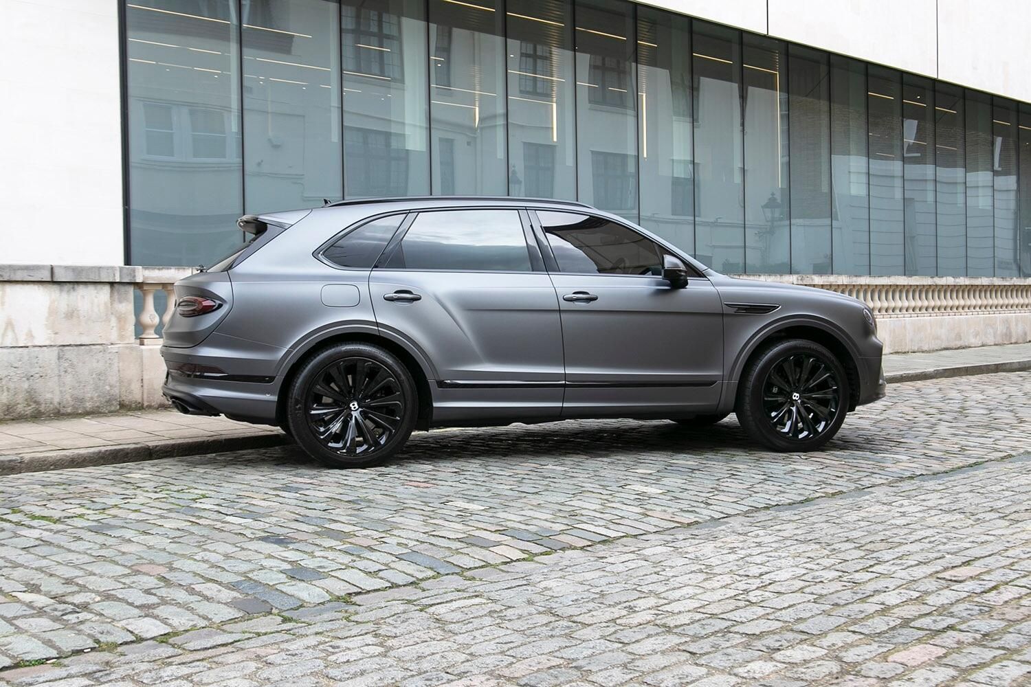 BENTLEY BENTAYGA ESTATE 3.0 V6 Hybrid 5dr Auto for sale UK - Slide 7