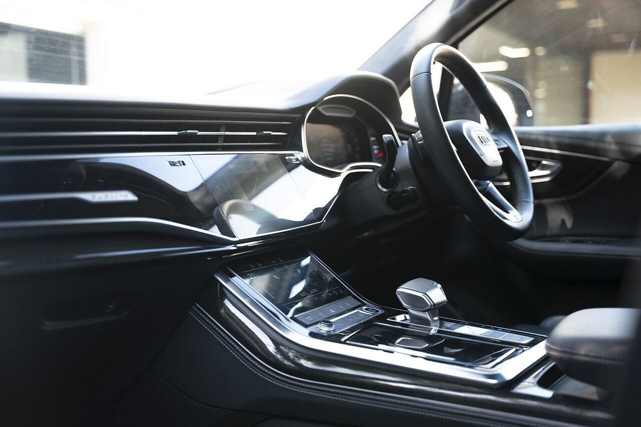 AUDI Q7 ESTATE 55 TFSI Quattro Vorsprung 5dr Tiptronic for sale UK - Slide 10