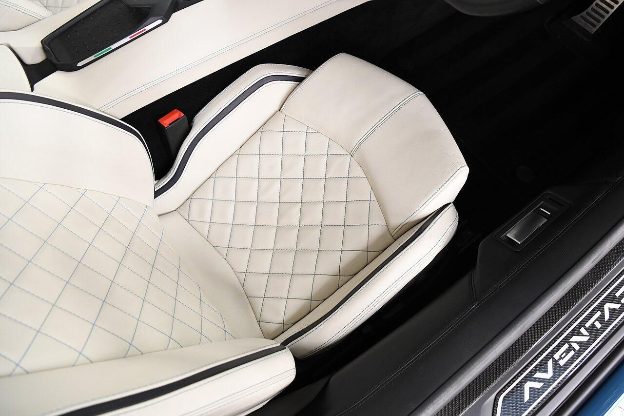 LAMBORGHINI AVENTADOR ROADSTER LP 740-4 S 2dr ISR for sale UK - Slide 10