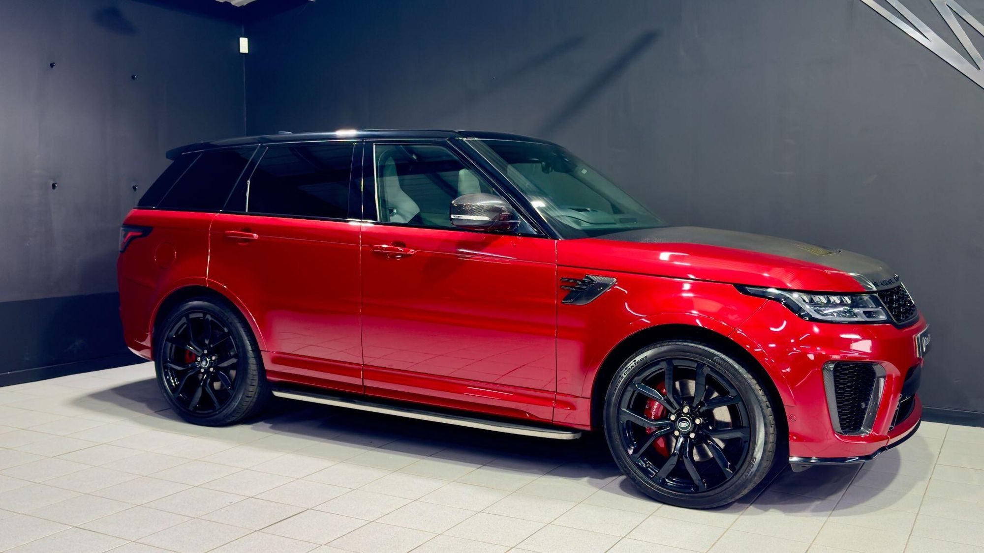 LAND ROVER RANGE ROVER SPORT ESTATE 5.0 P575 S/C SVR Carbon Edition 5dr Auto for sale UK - Slide 10