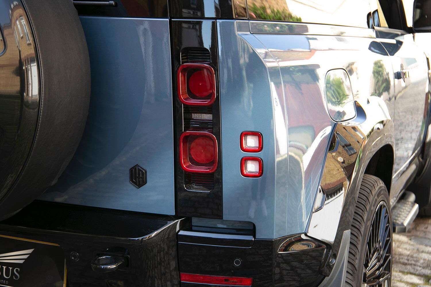 LAND ROVER DEFENDER DIESEL ESTATE 3.0 D250 X-Dynamic HSE 90 3dr Auto for sale UK - Slide 8