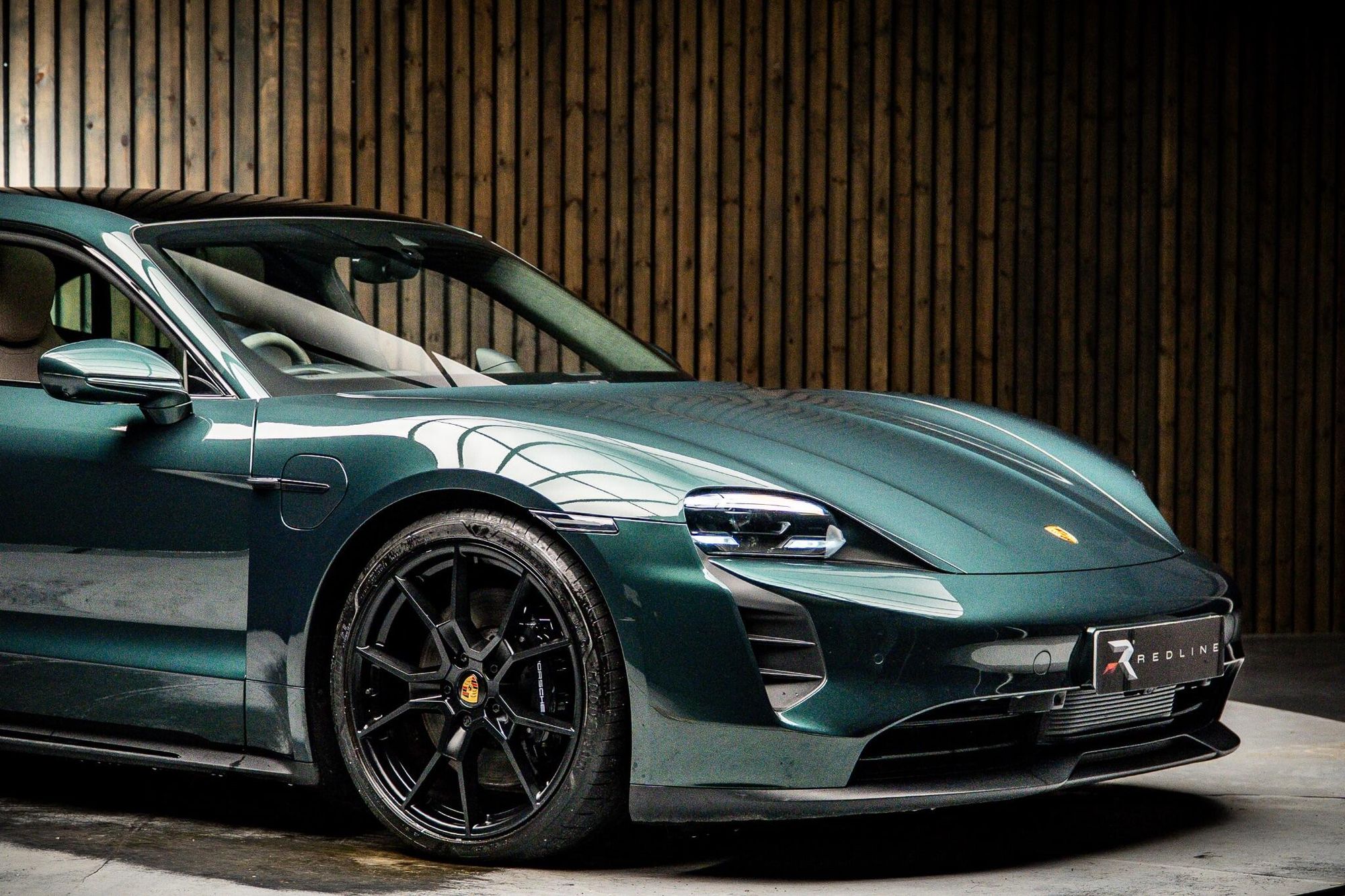 PORSCHE TAYCAN SPORT TURISMO 440kW GTS 93kWh 5dr Auto for sale UK - Slide 10