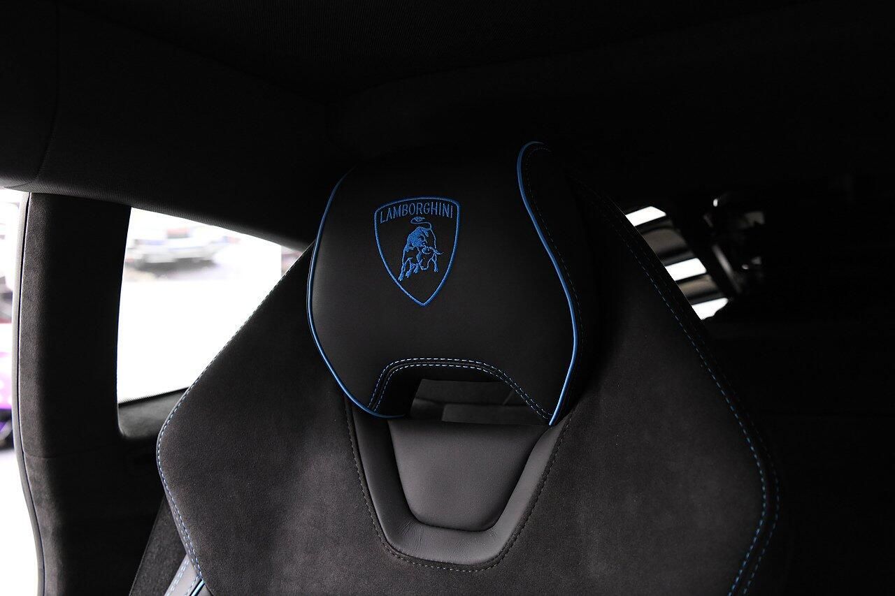 LAMBORGHINI HURACAN EVO COUPE 5.2 V10 610 Sterrato 2dr Auto AWD for sale UK - Slide 9