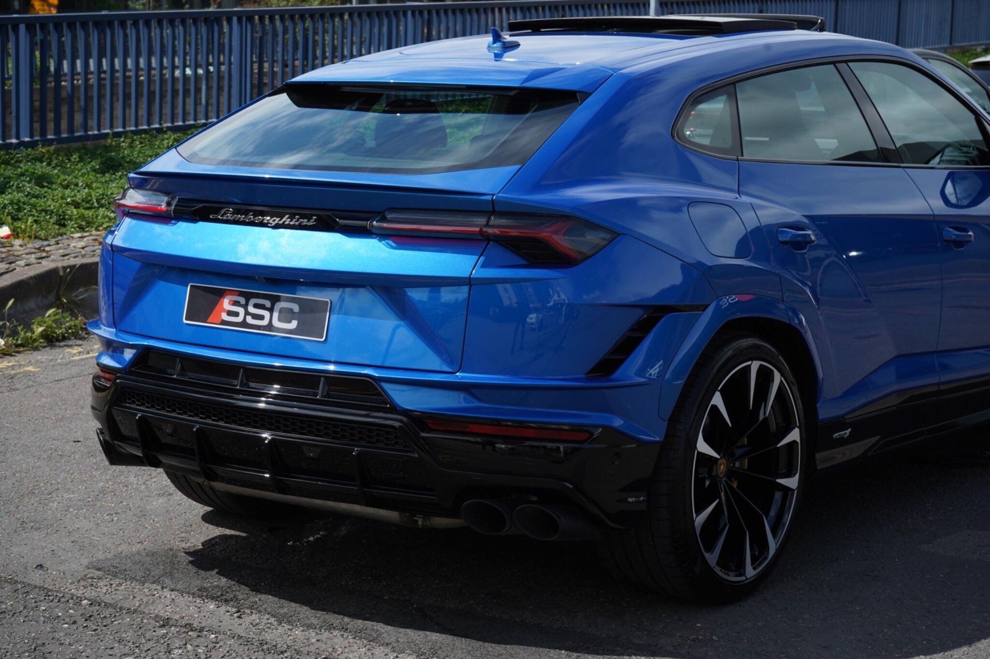LAMBORGHINI URUS ESTATE 4.0T FSI V8 S 5dr Auto for sale UK - Slide 10
