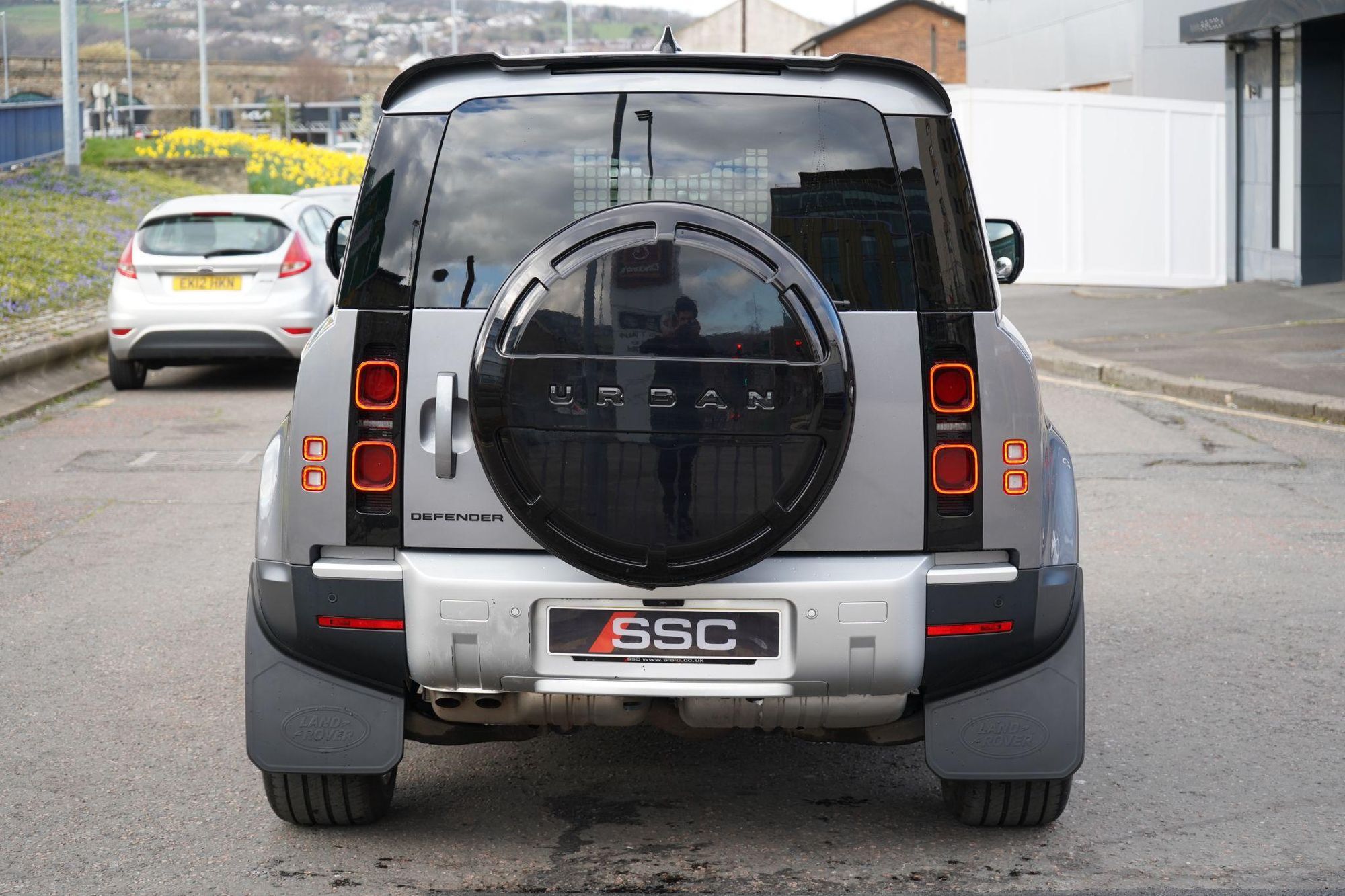 Land Rover Defender 90 Hard Top 3.0 D250 Mhev S 2Seat Diesel 3 Door Auto for sale UK - Slide 9
