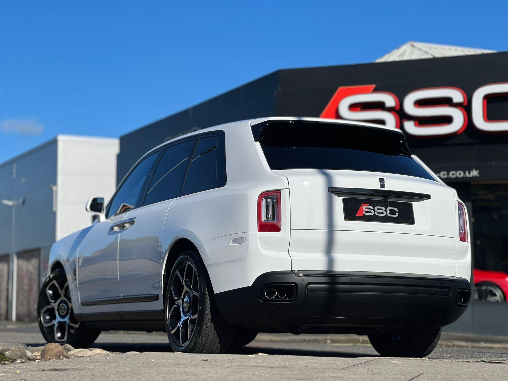 ROLLS-ROYCE CULLINAN ESTATE Black Badge 5dr Auto for sale UK - Slide 2