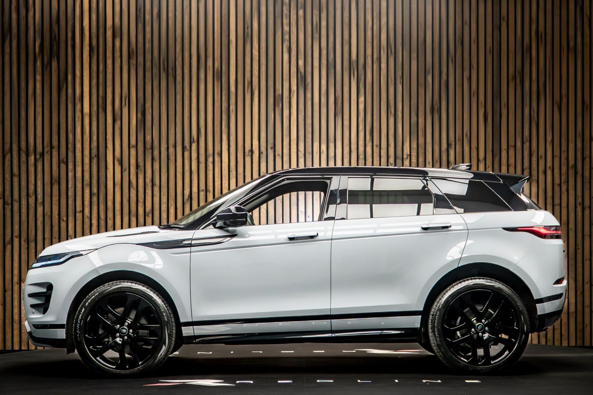 LAND ROVER RANGE ROVER EVOQUE HATCHBACK 2.0 P200 Dynamic HSE 5dr Auto for sale UK - Slide 7