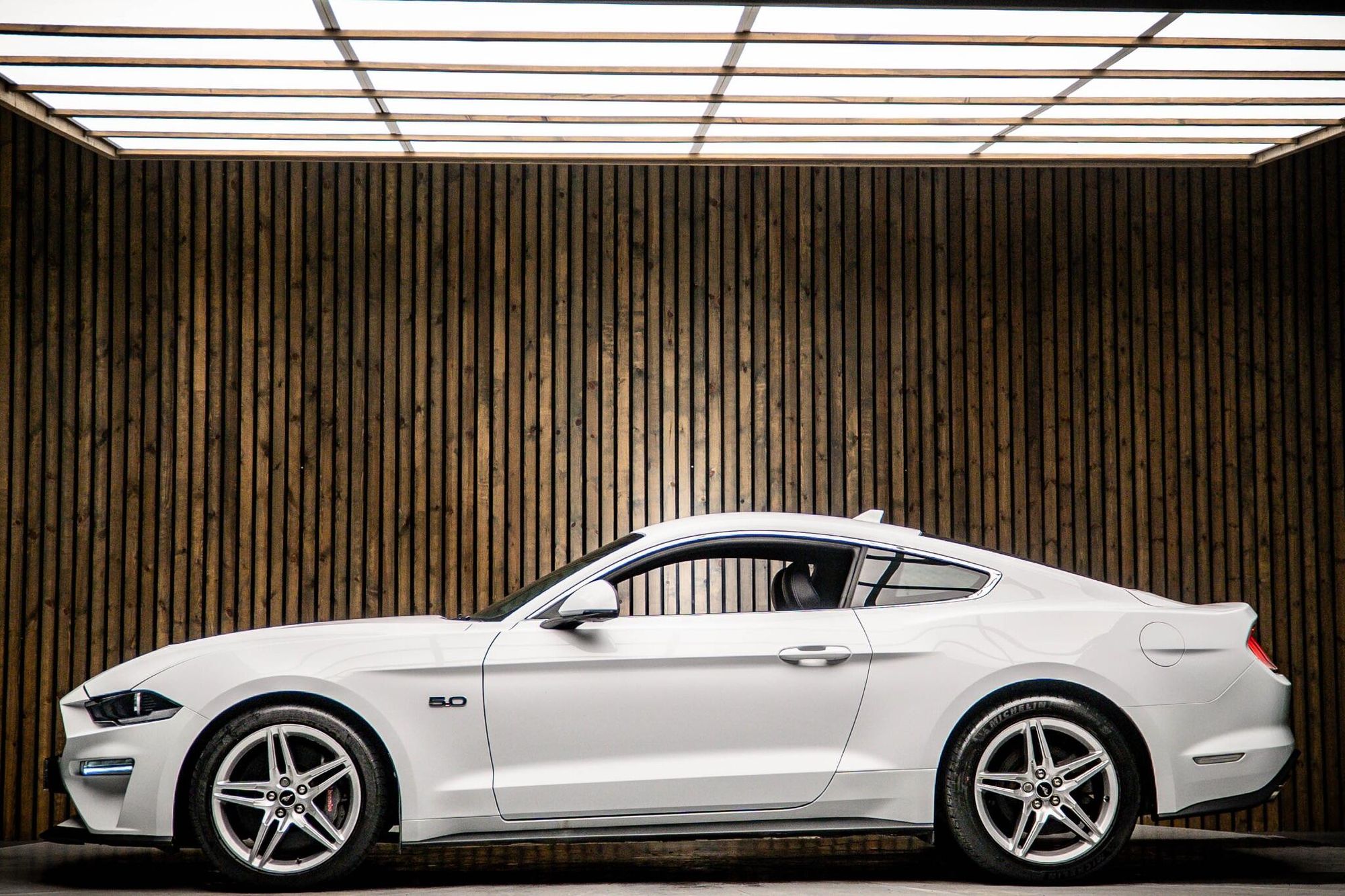 FORD MUSTANG FASTBACK 5.0 V8 GT 2dr Auto for sale UK - Slide 7